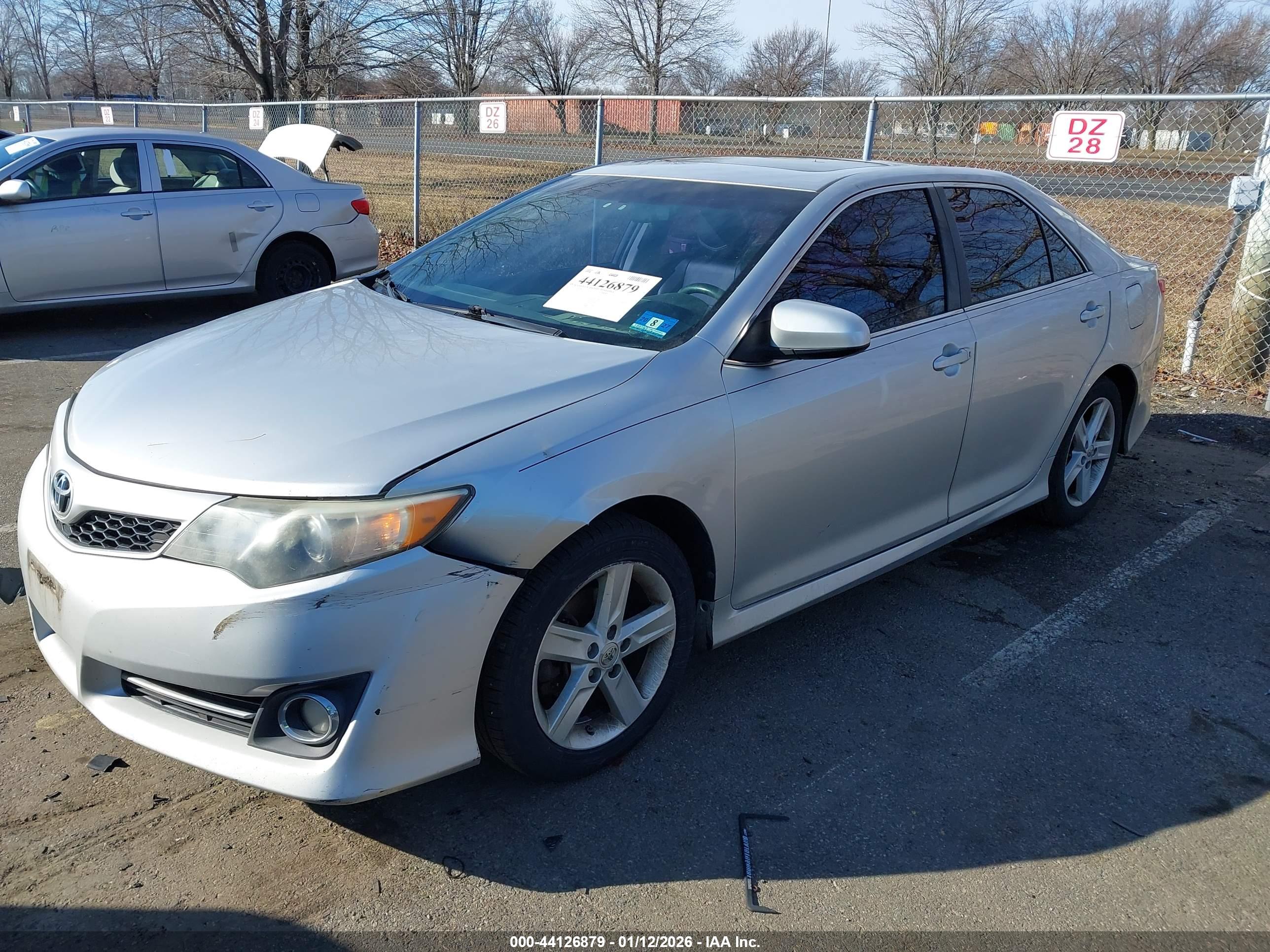 TOYOTA CAMRY image 2