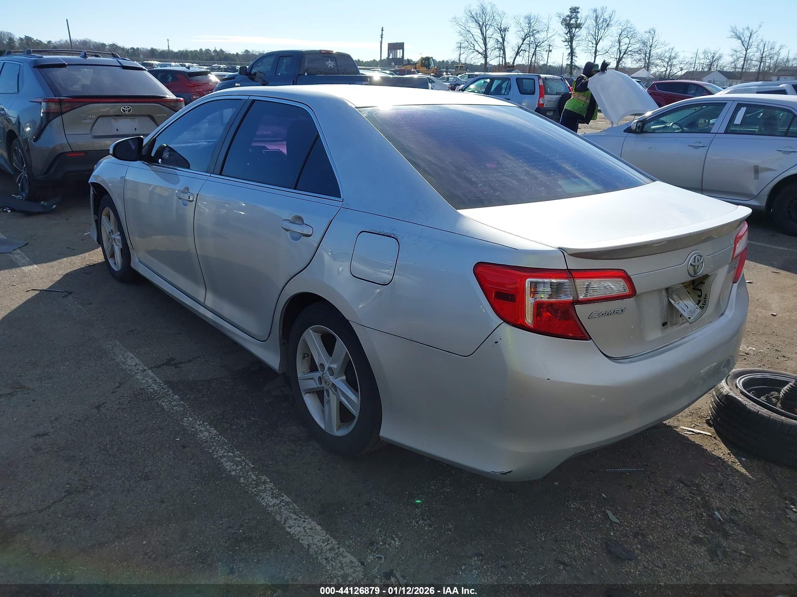 TOYOTA CAMRY image 3