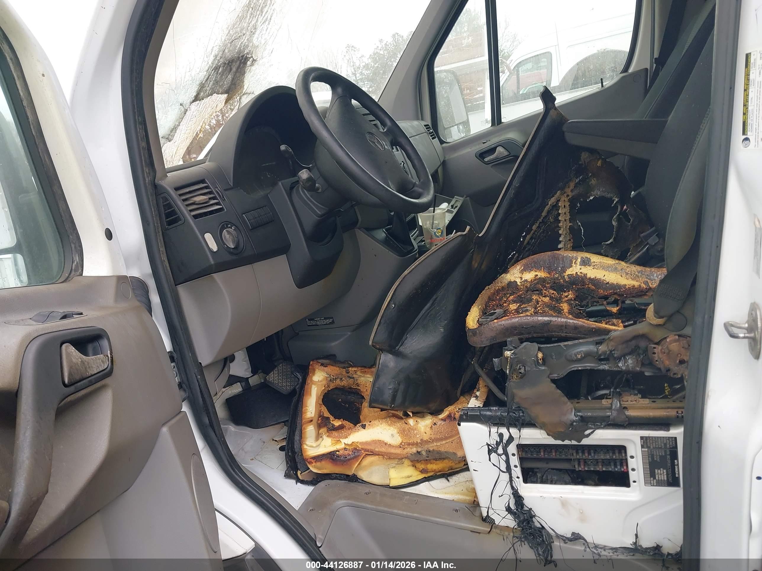 MERCEDES-BENZ SPRINTER image 6