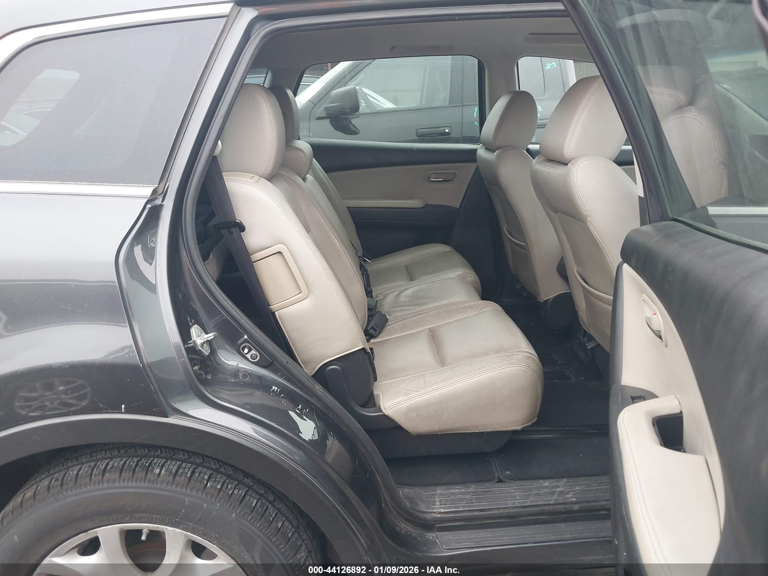 MAZDA CX-9 image 8