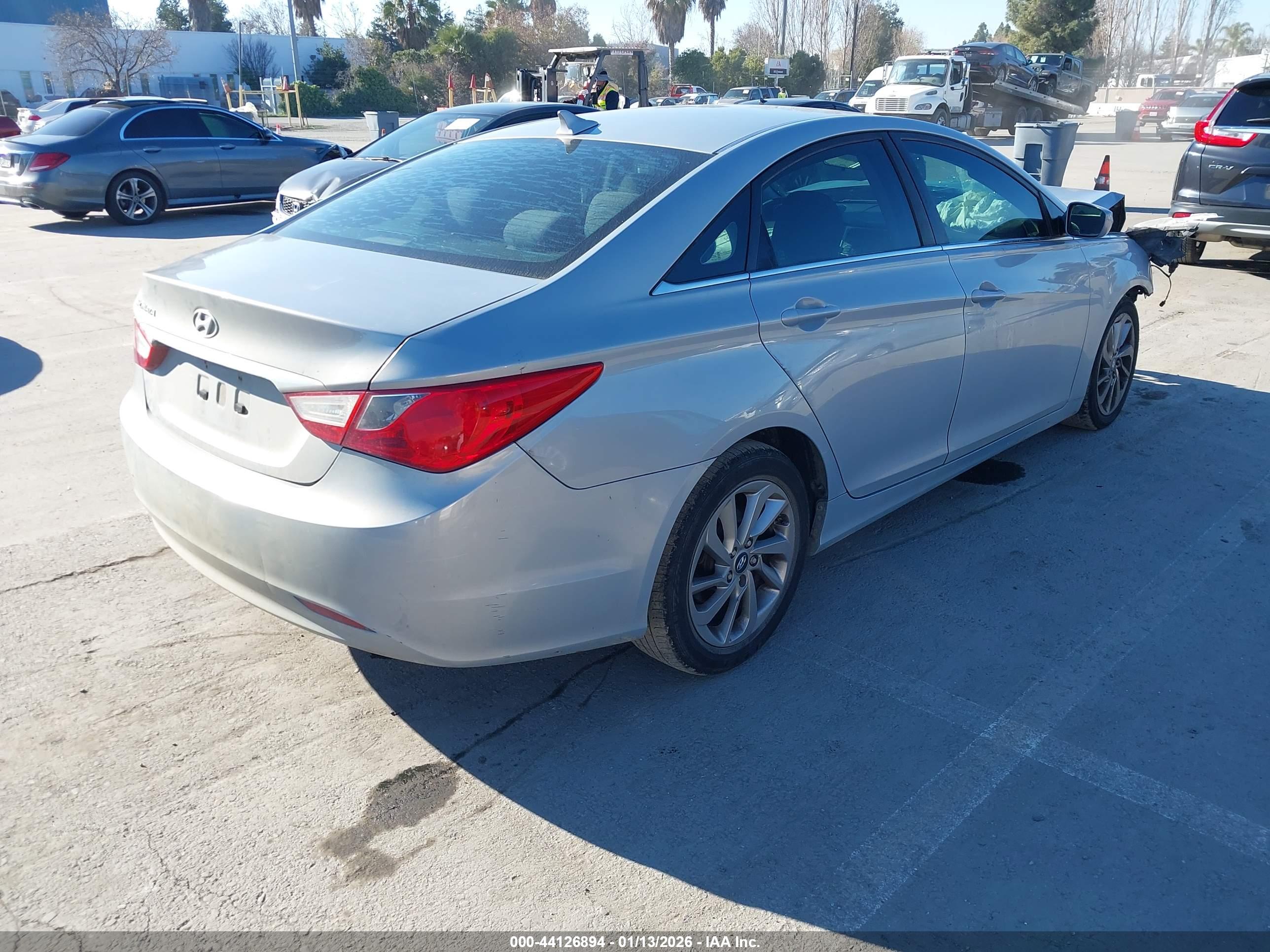 HYUNDAI SONATA image 4