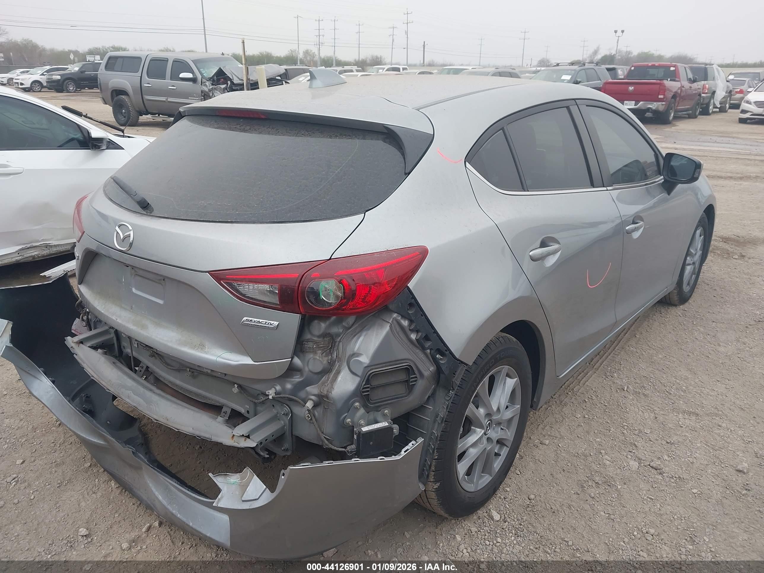 MAZDA MAZDA3 image 4