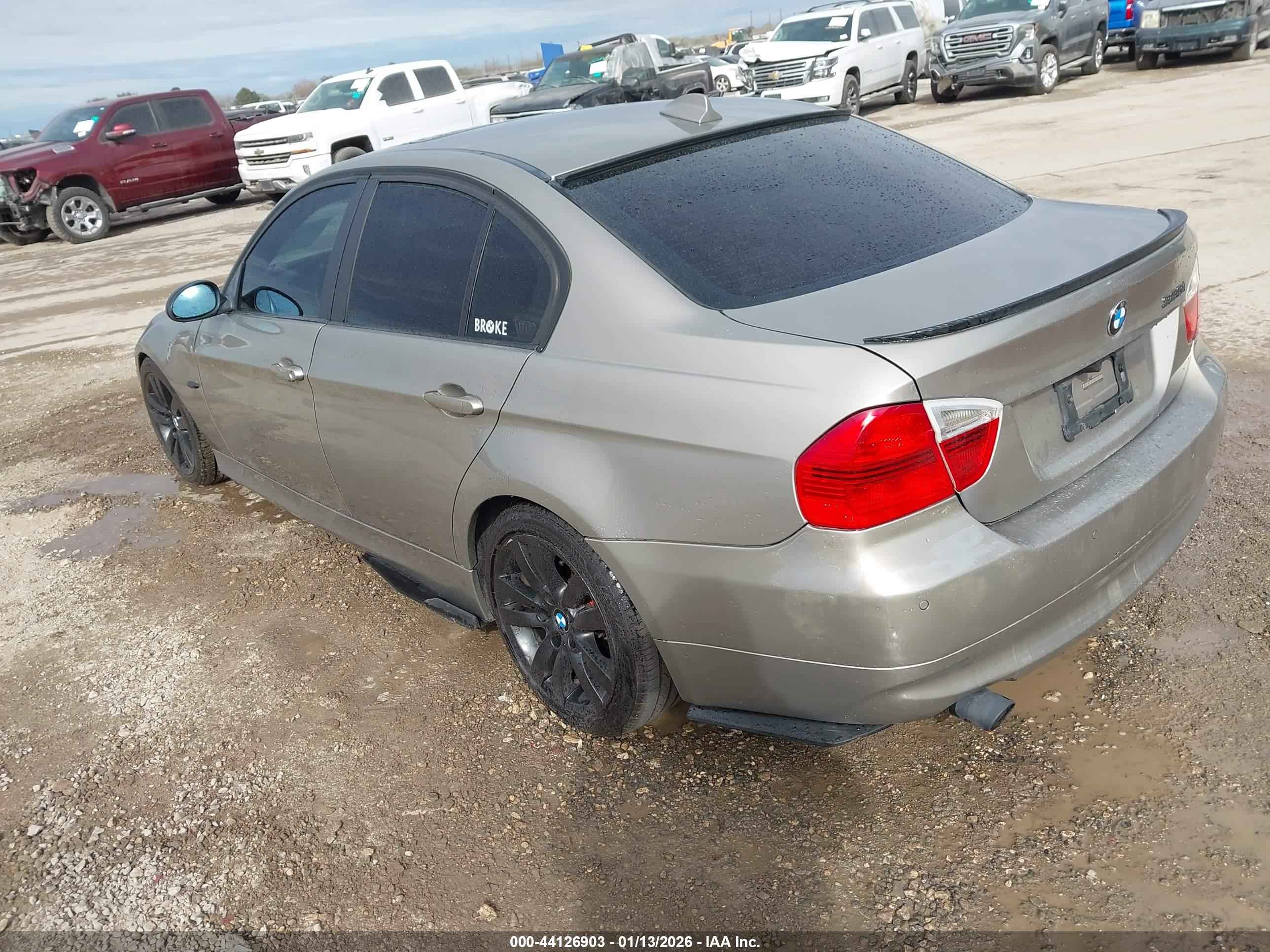 BMW 328I image 3
