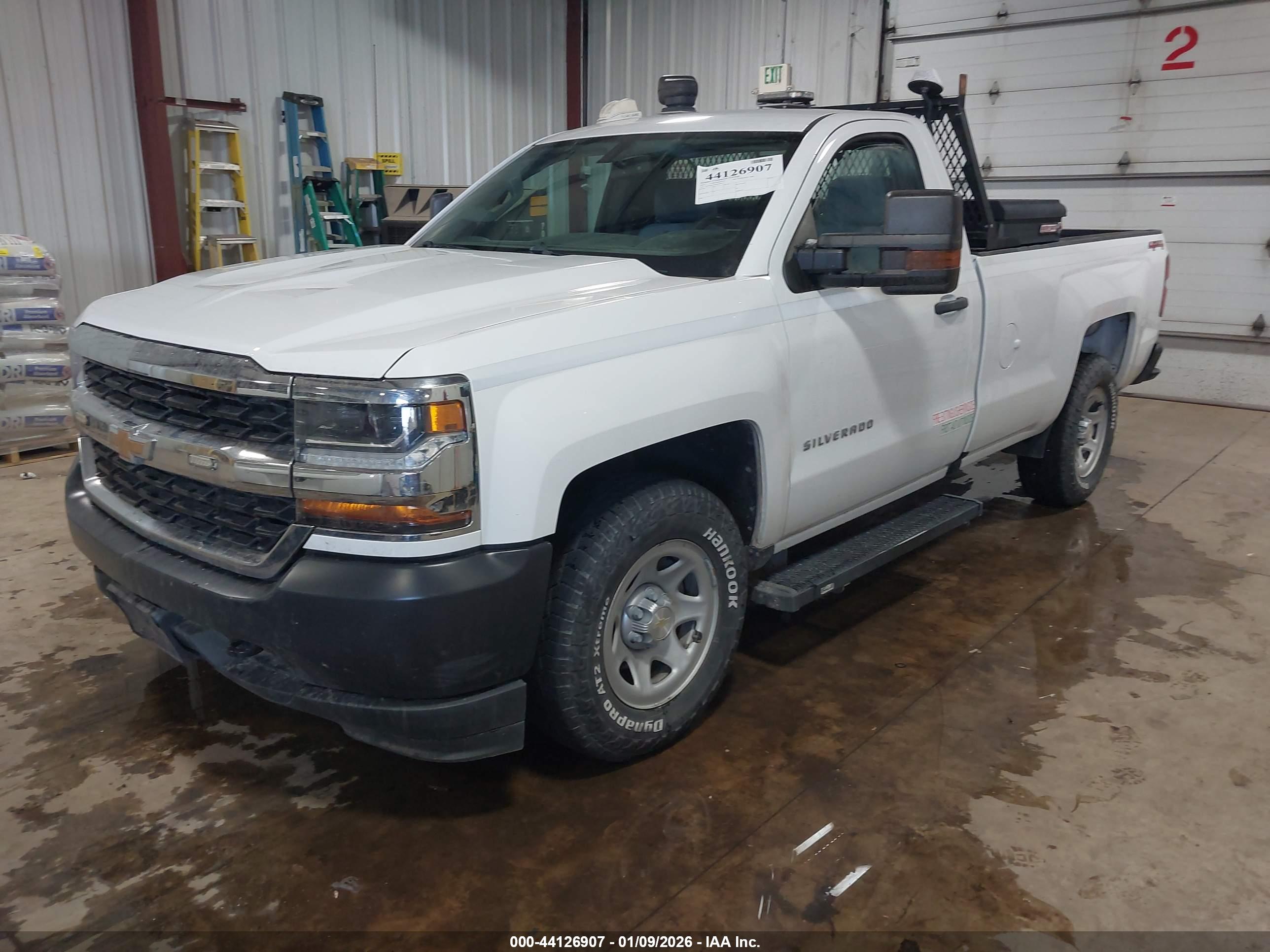 CHEVROLET SILVERADO image 2