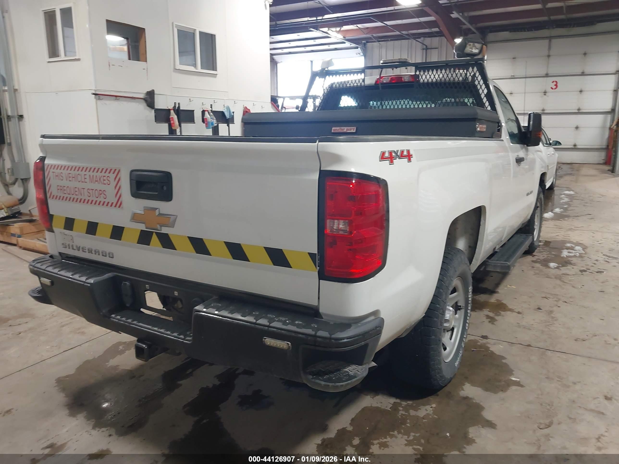 CHEVROLET SILVERADO image 4