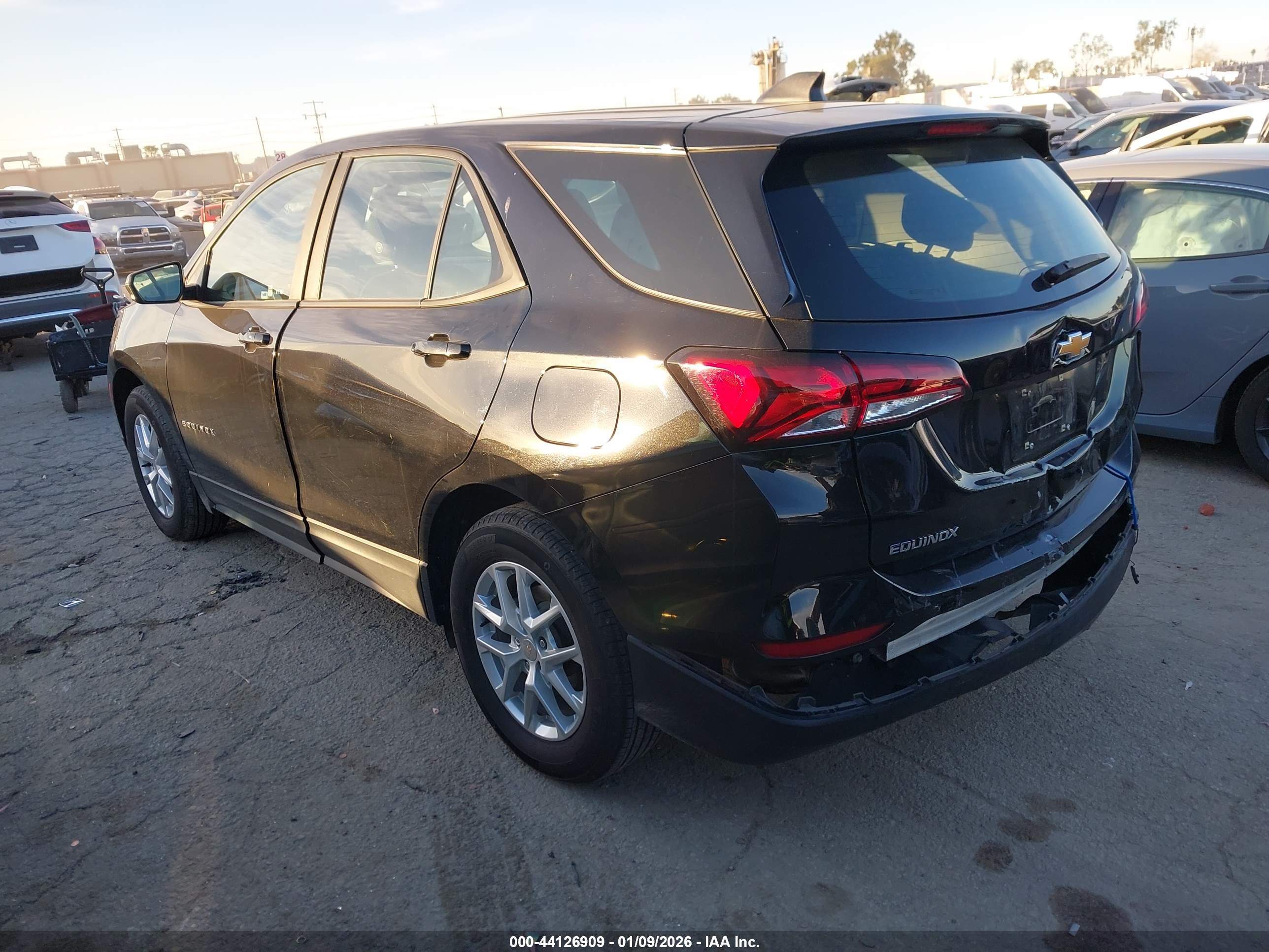 CHEVROLET EQUINOX image 3