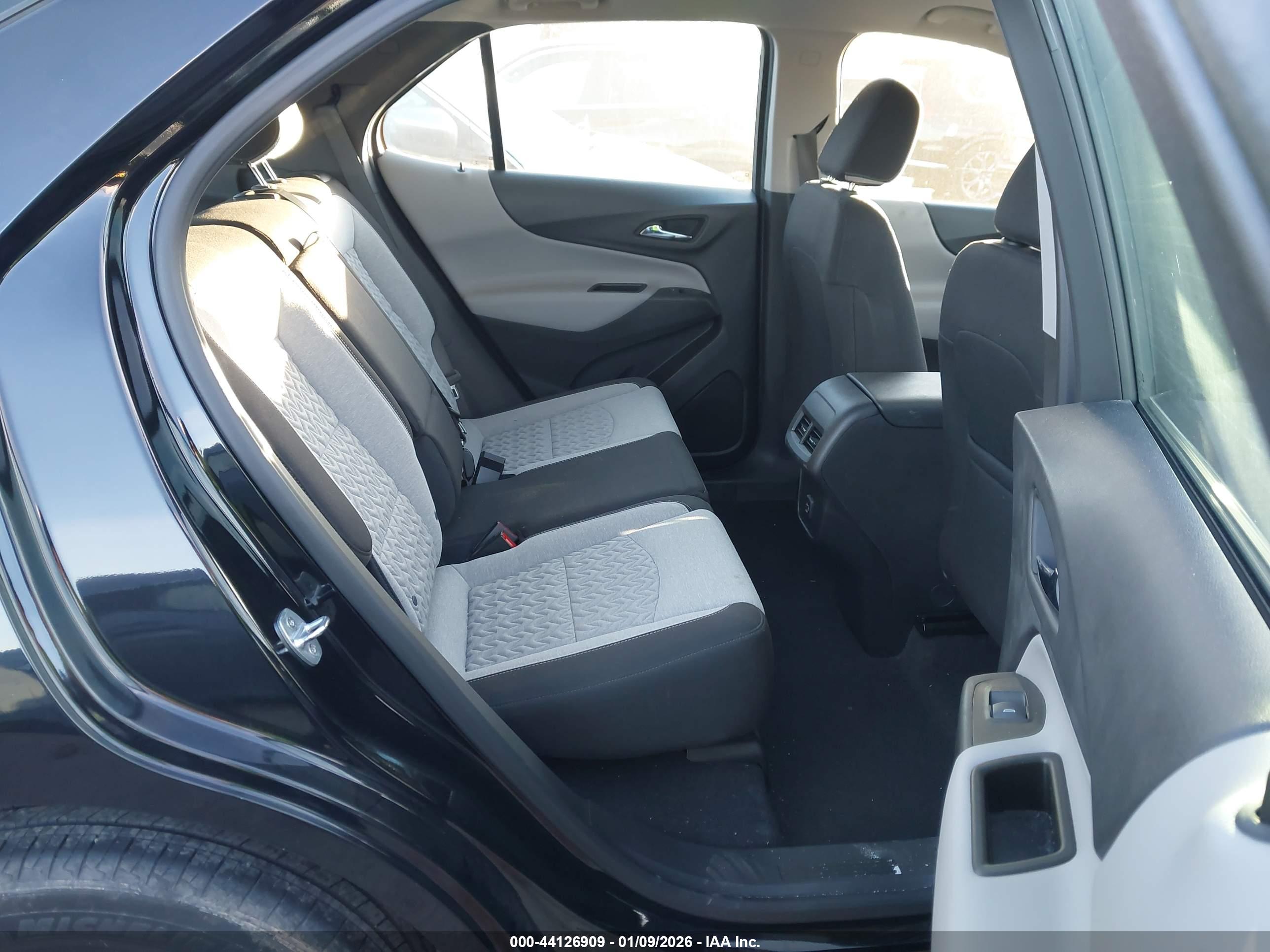 CHEVROLET EQUINOX image 8