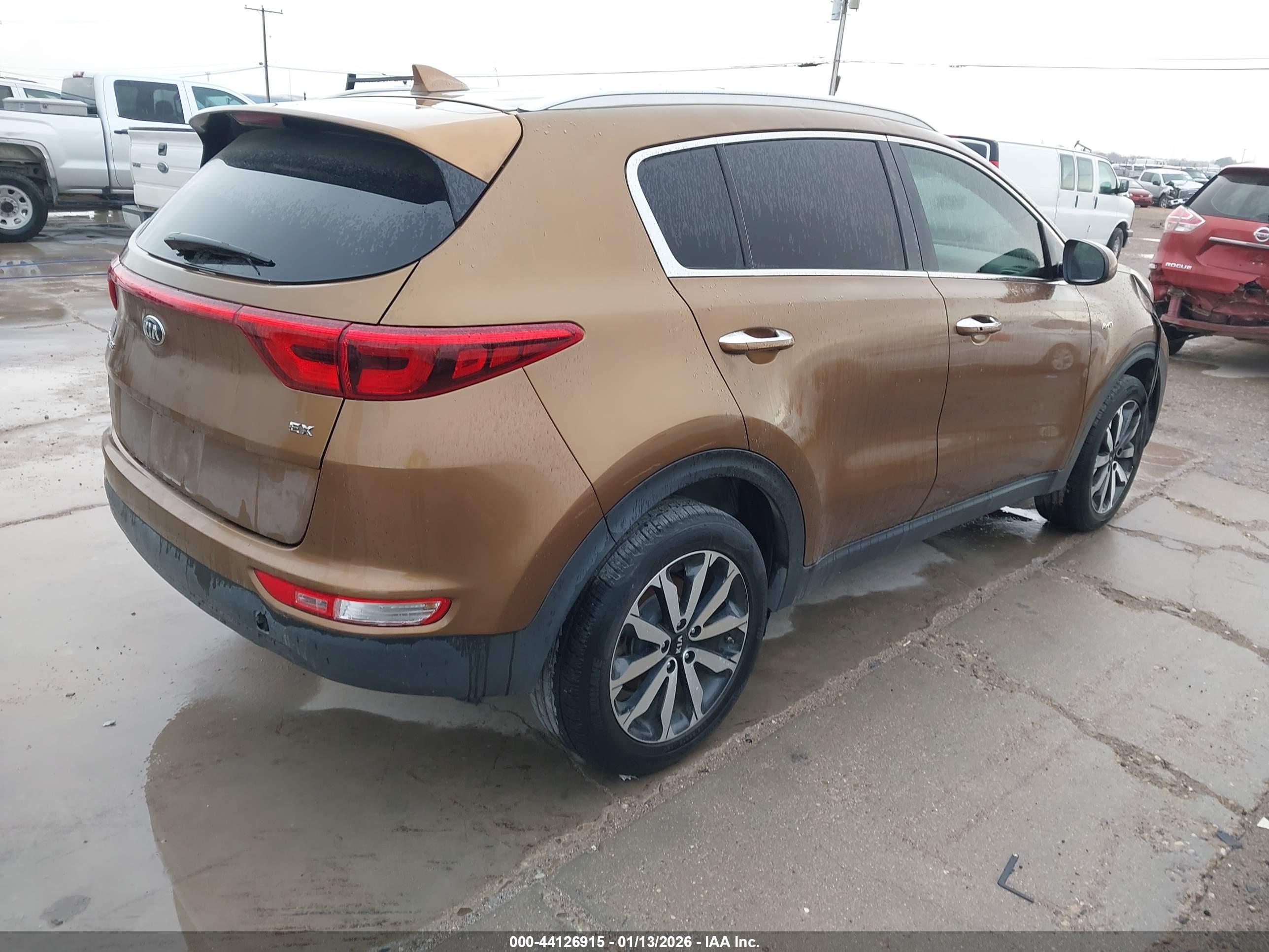 KIA SPORTAGE image 4