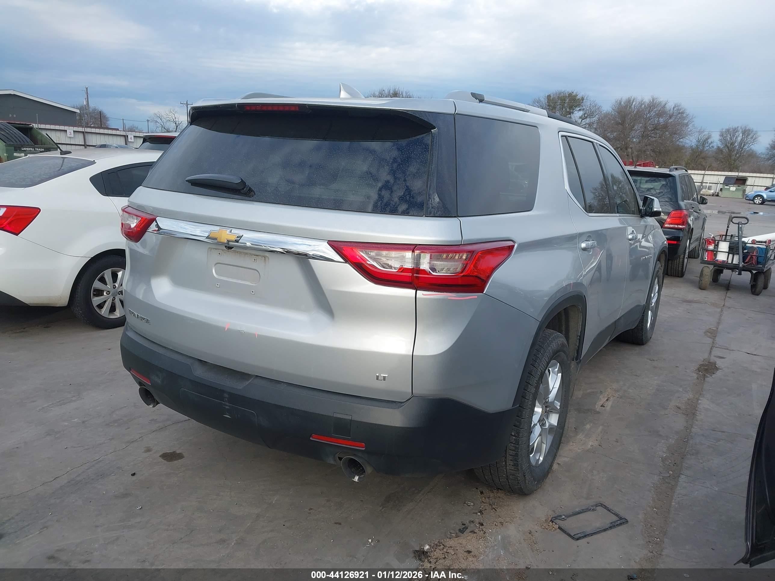 CHEVROLET TRAVERSE image 4