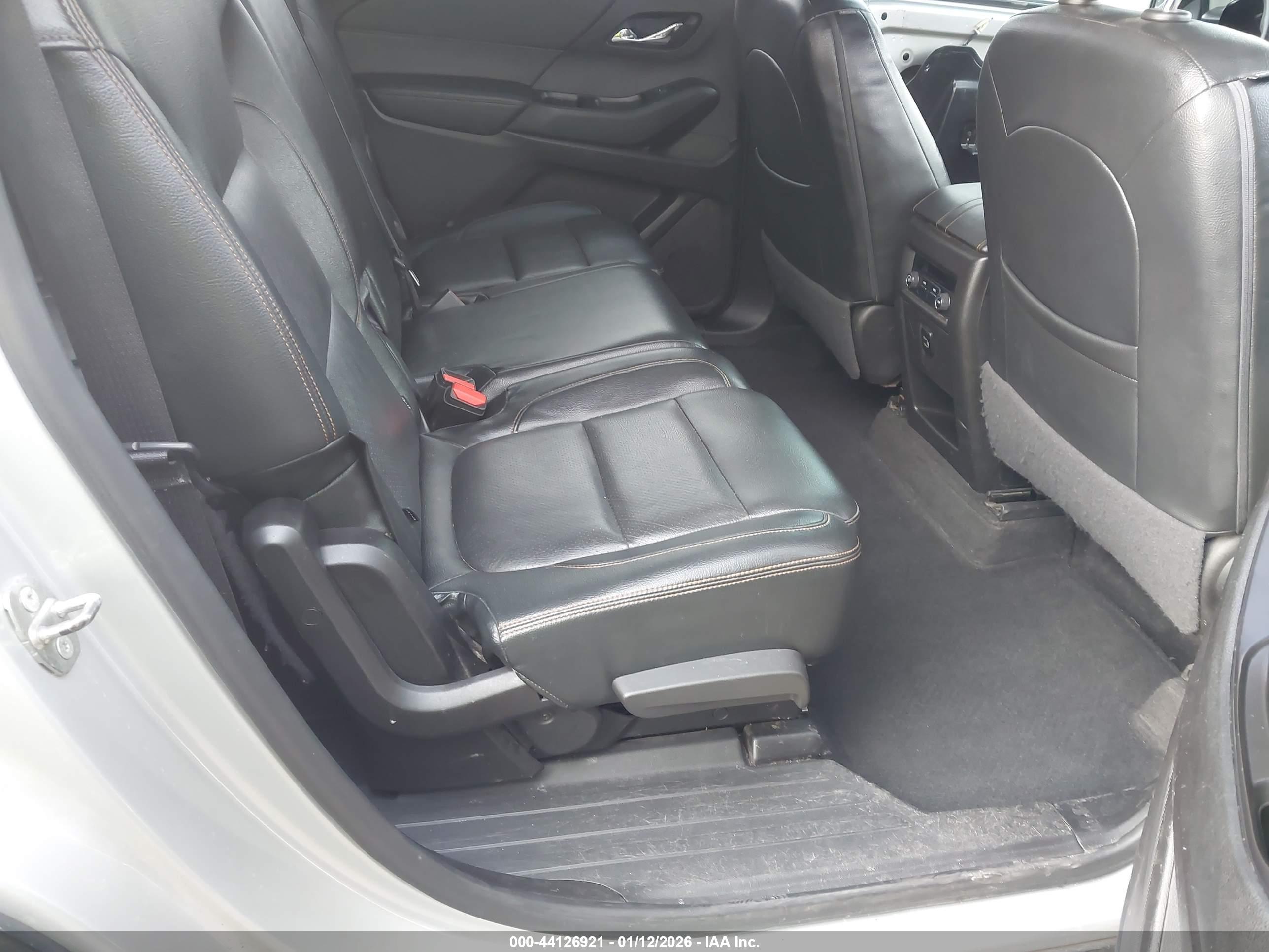 CHEVROLET TRAVERSE image 8