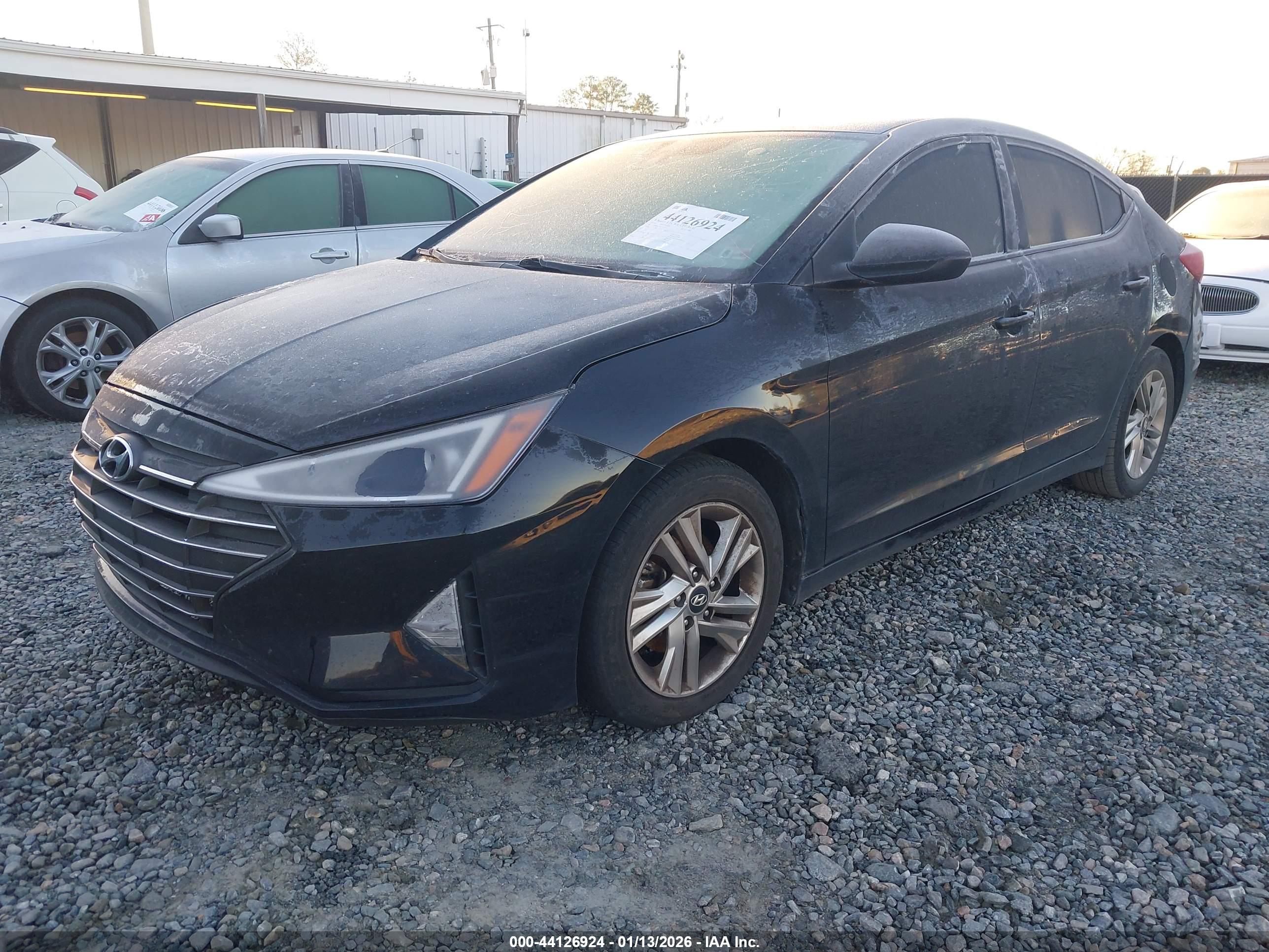 HYUNDAI ELANTRA image 2