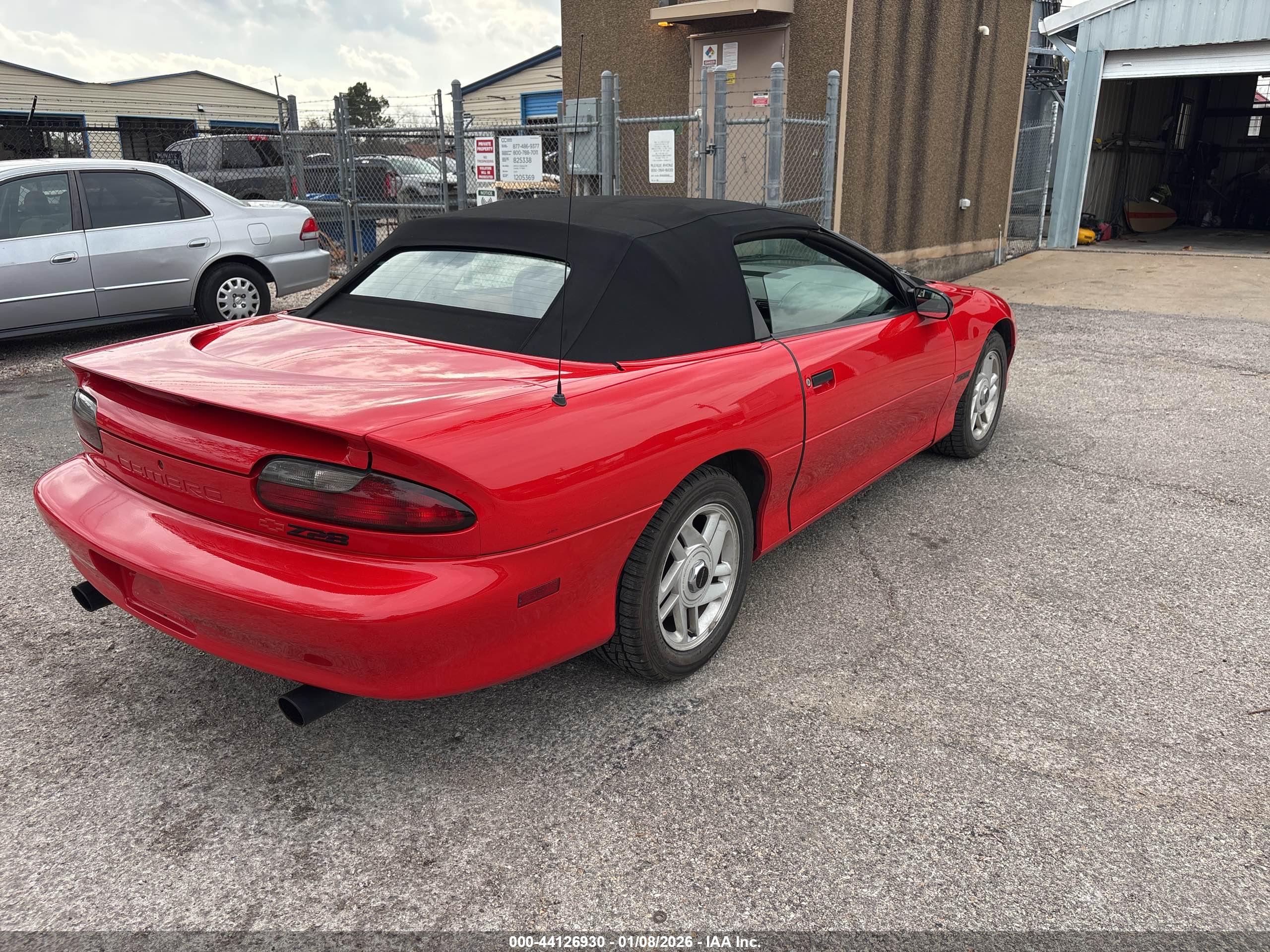 CHEVROLET CAMARO image 4