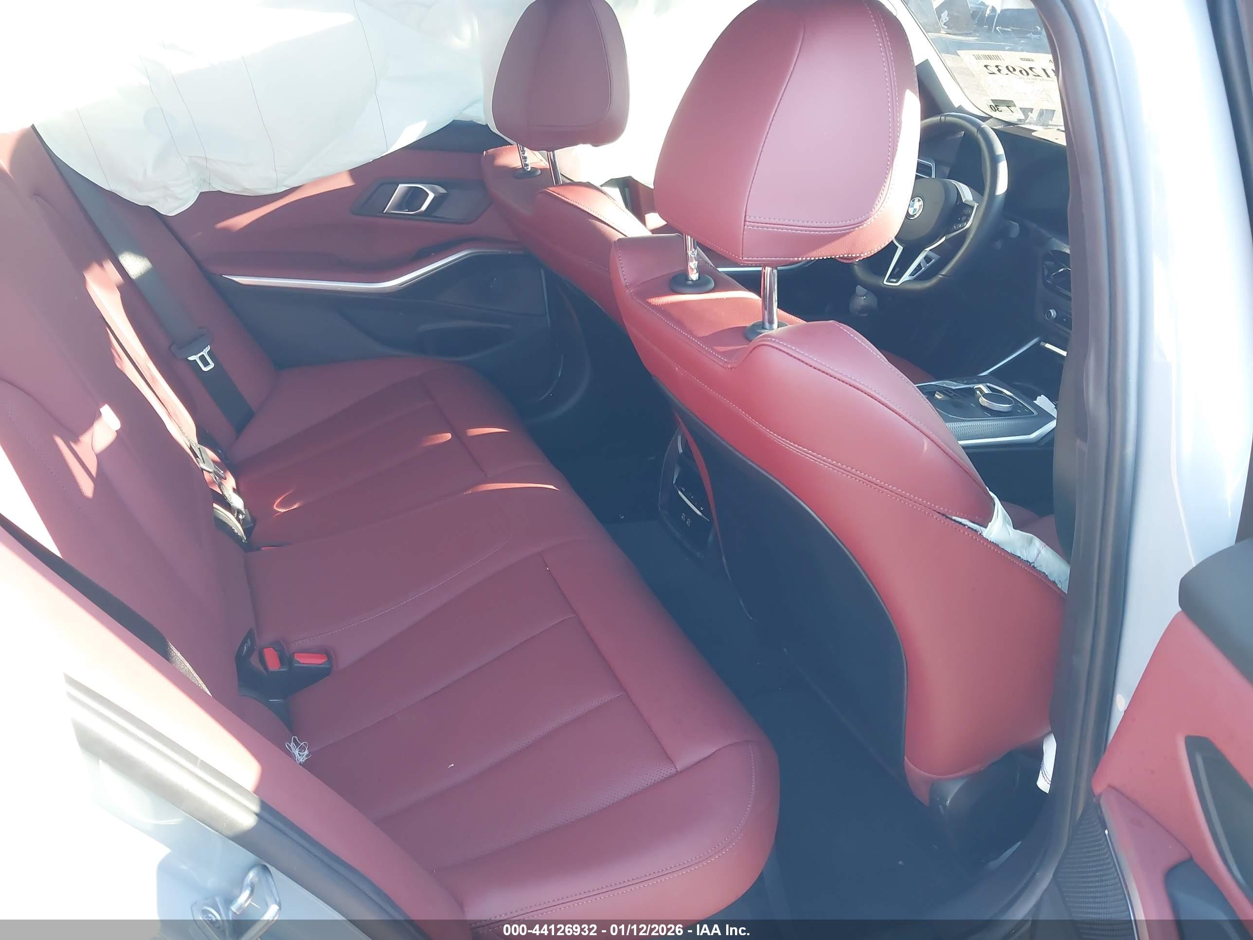 BMW 3 image 8