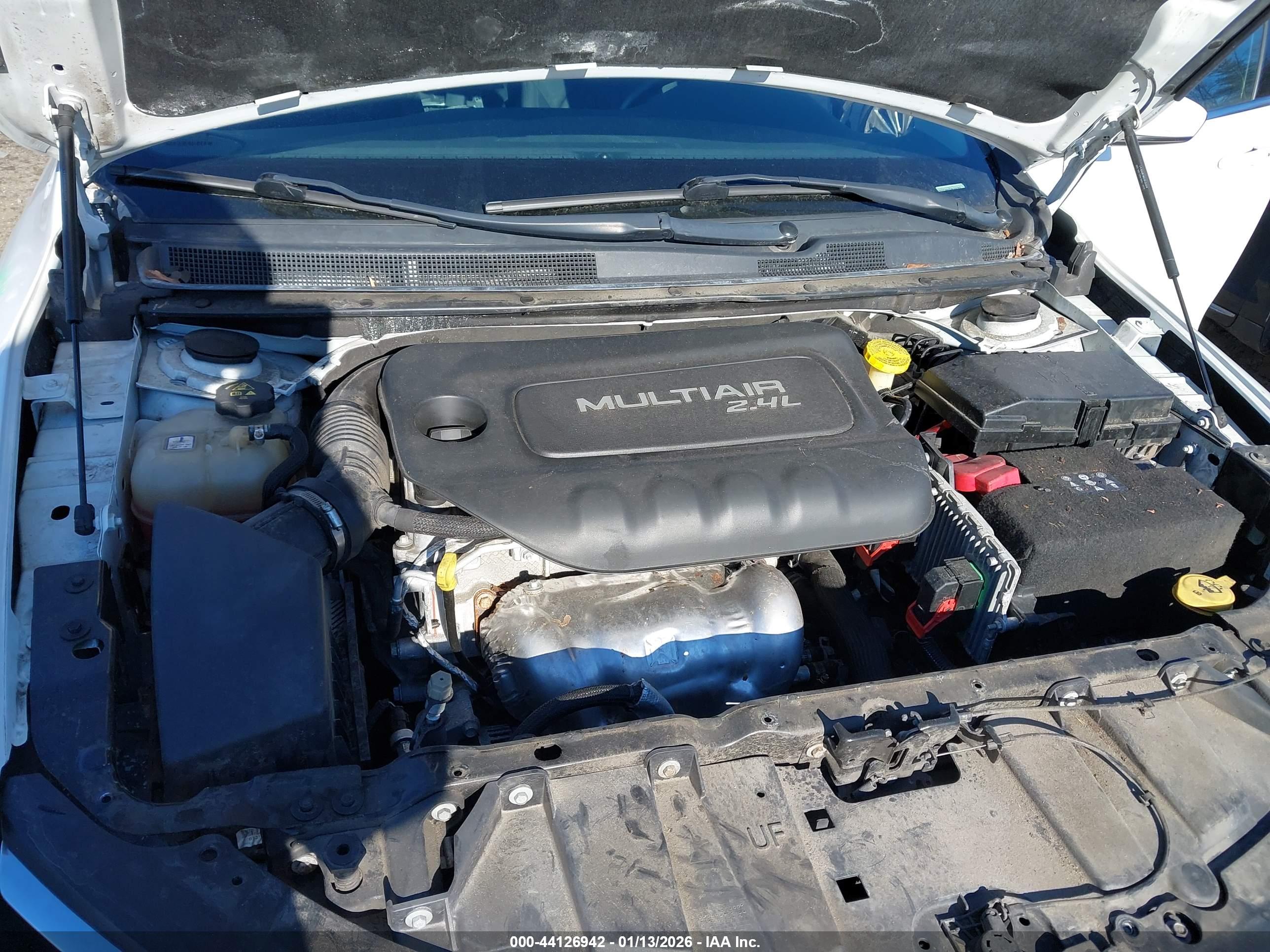 CHRYSLER 200 image 10