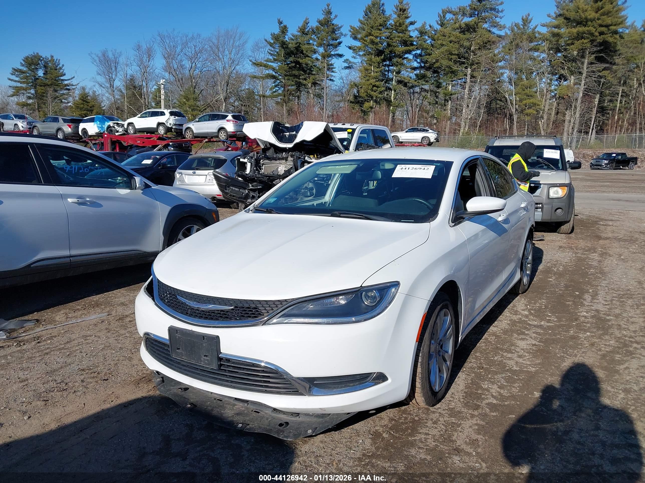 CHRYSLER 200 image 2