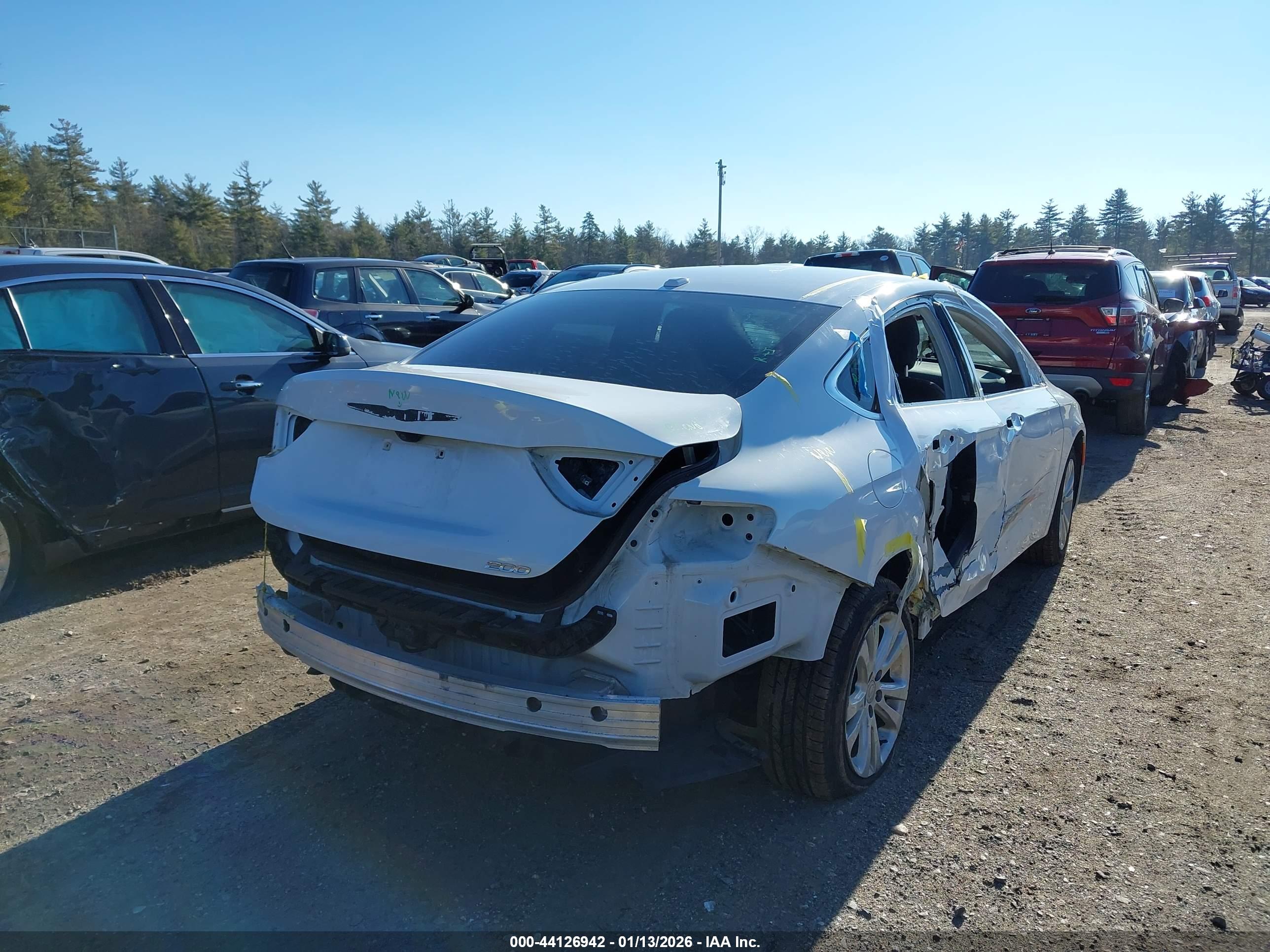 CHRYSLER 200 image 4