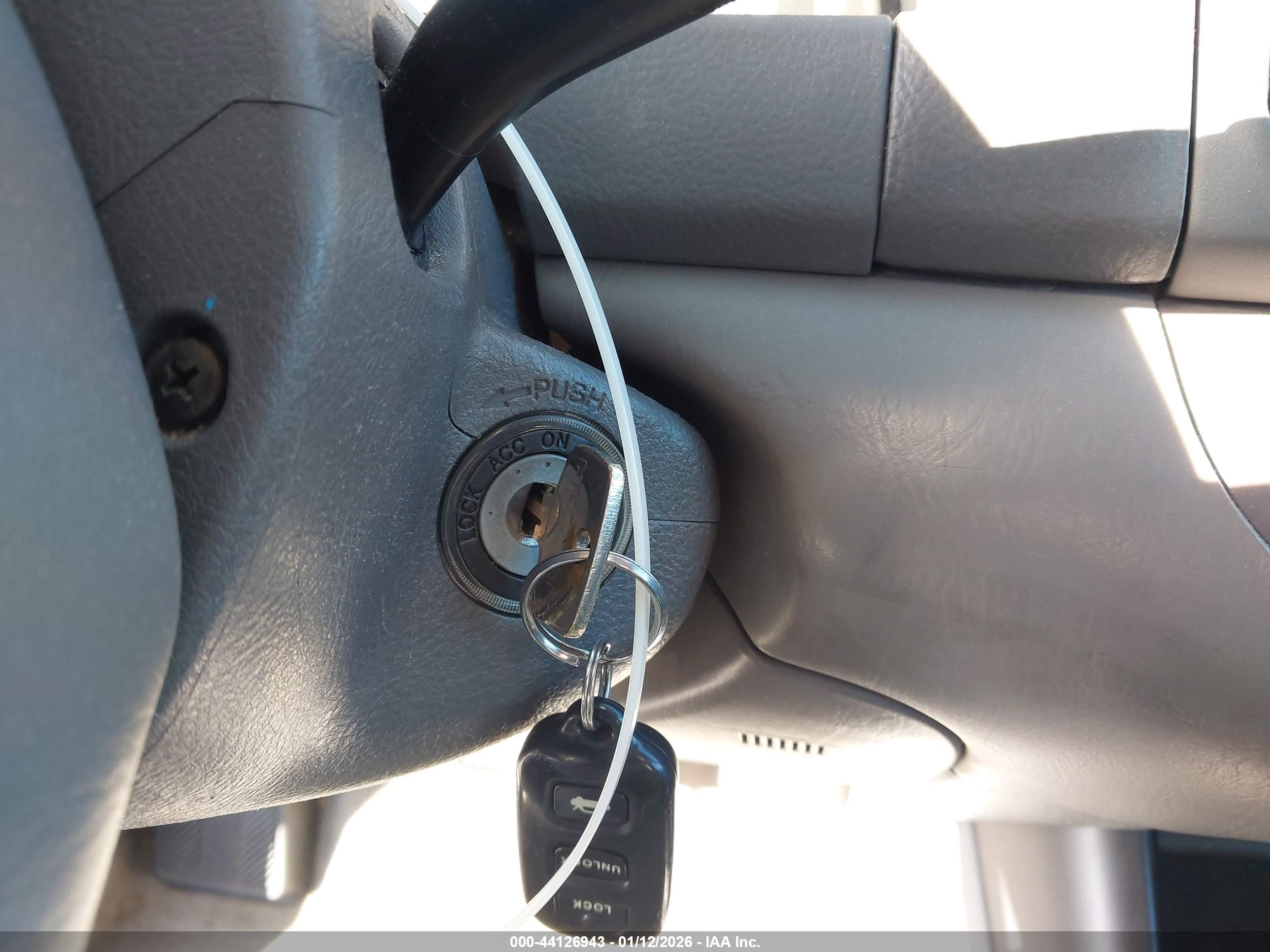 TOYOTA CAMRY image 11