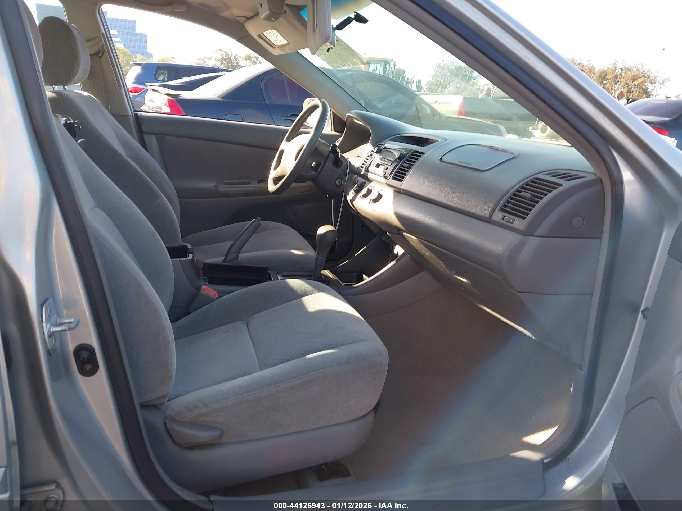 TOYOTA CAMRY image 5