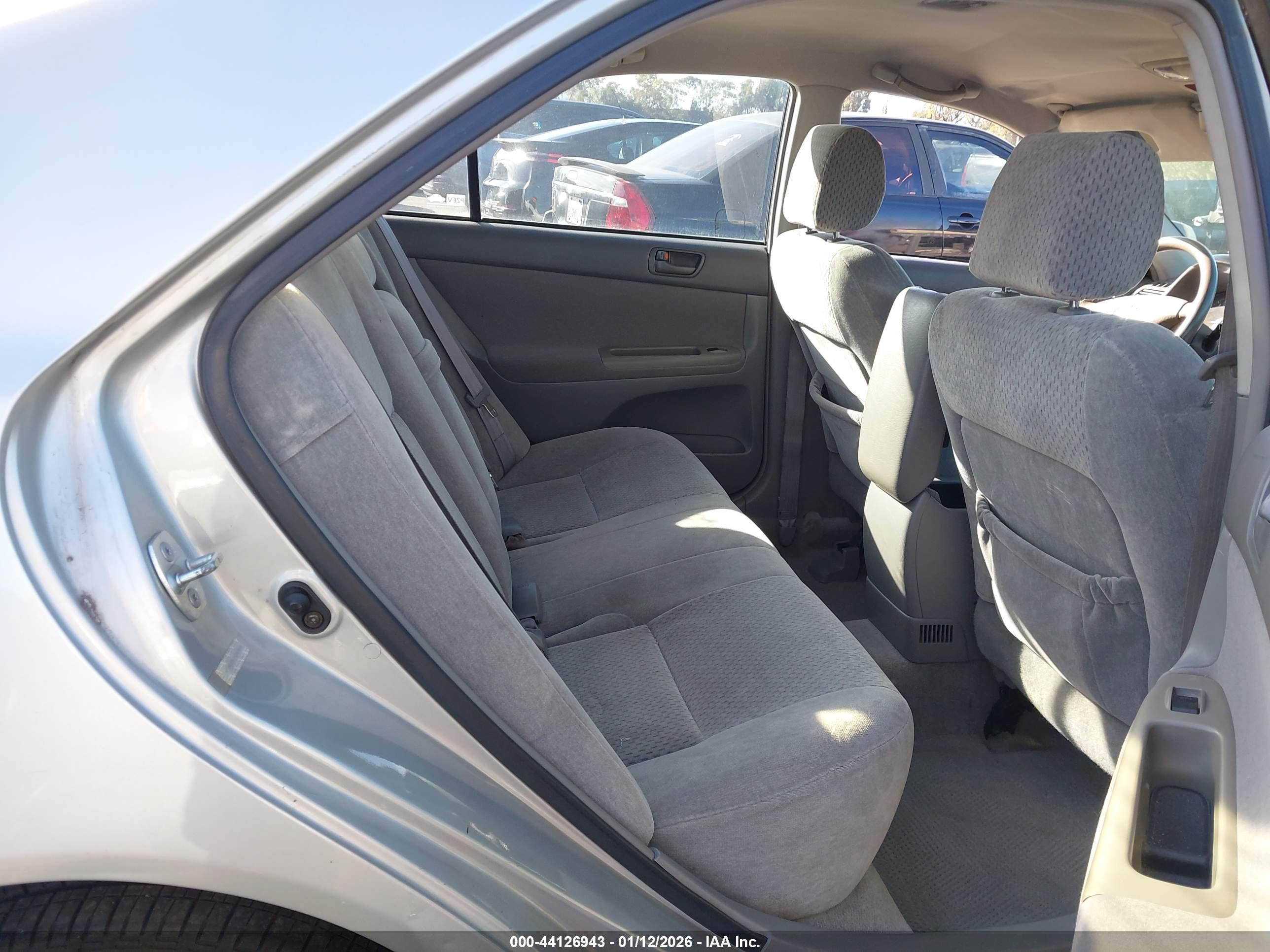 TOYOTA CAMRY image 8