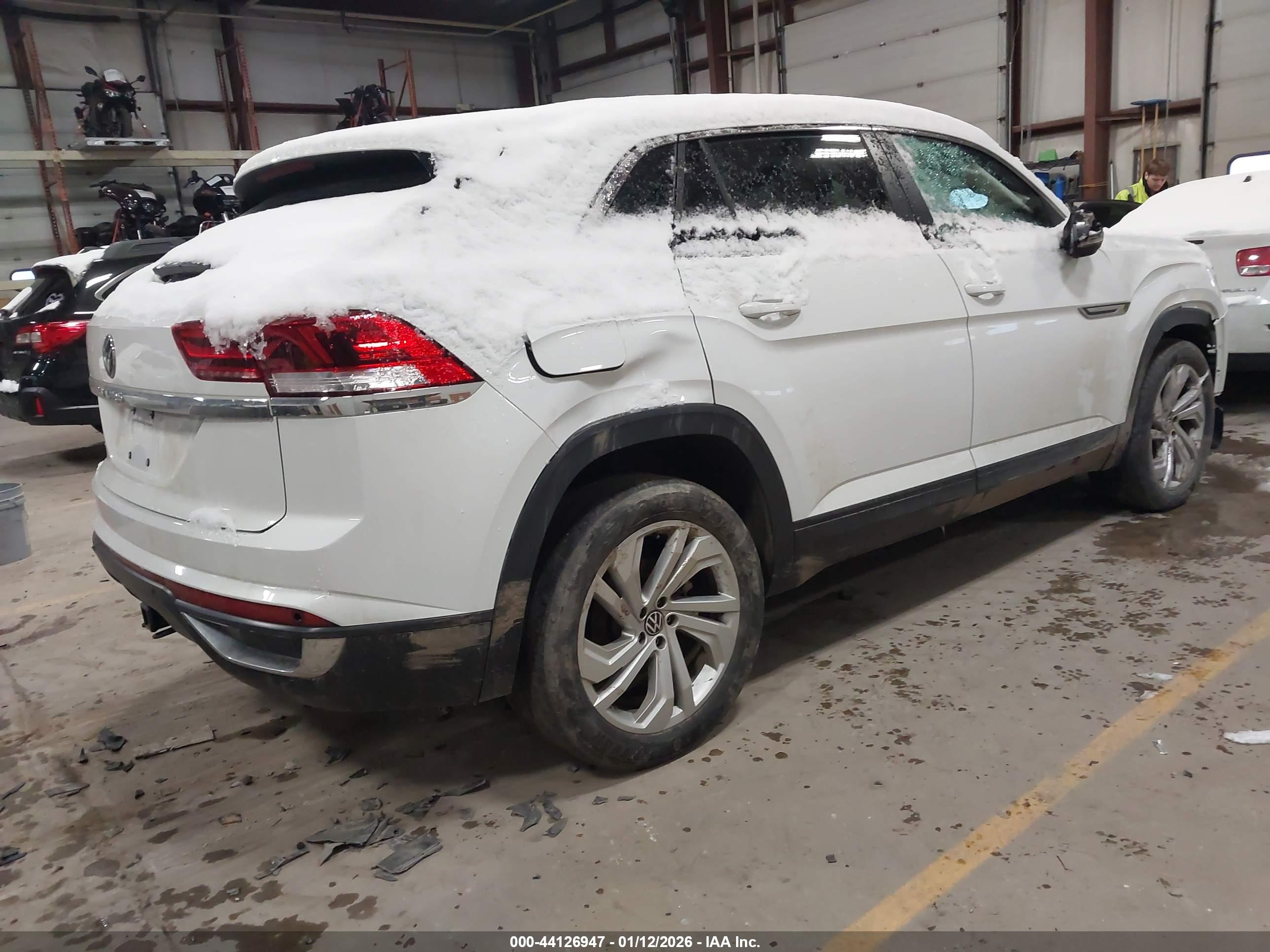 VOLKSWAGEN ATLAS image 4
