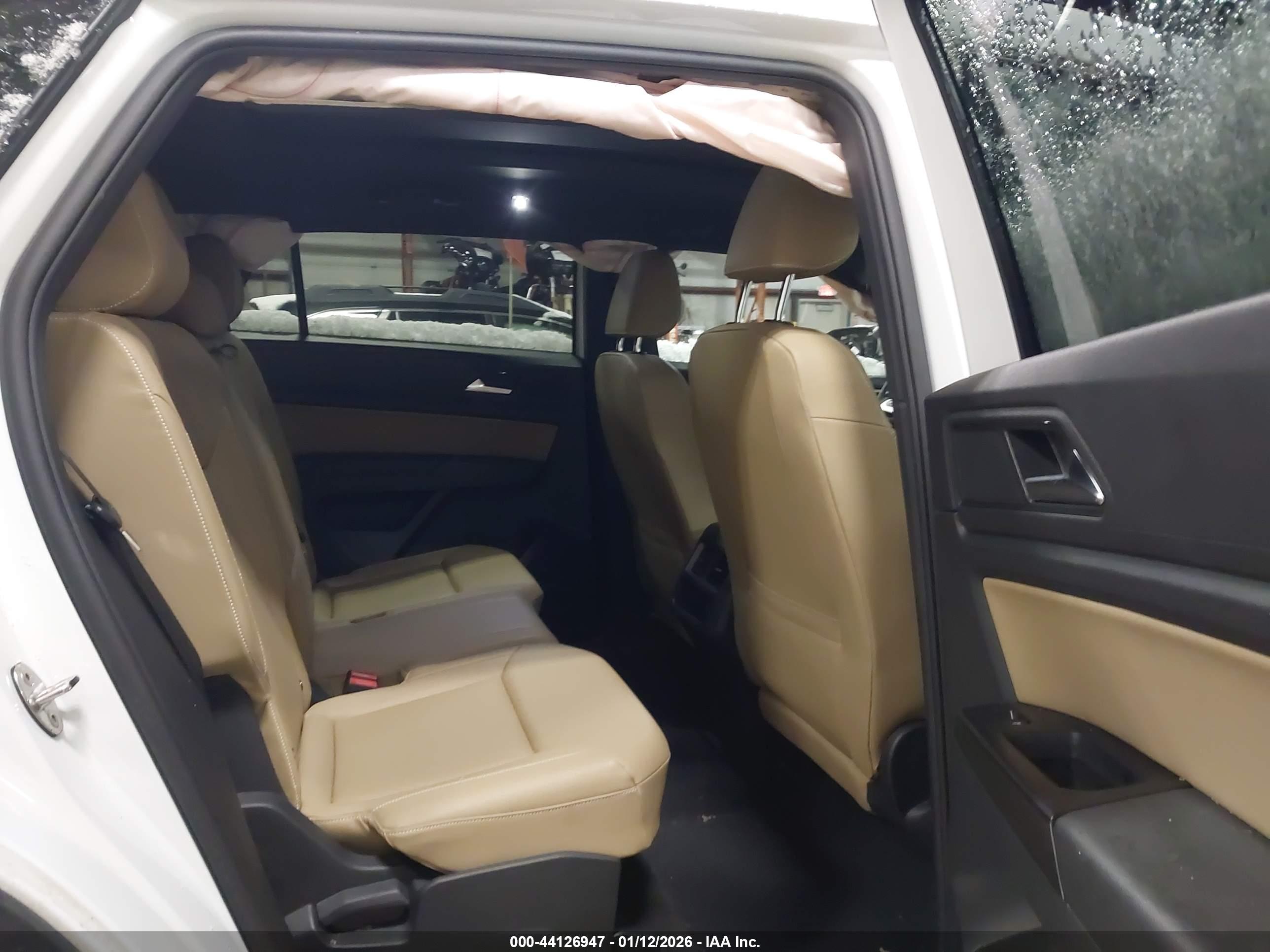 VOLKSWAGEN ATLAS image 8