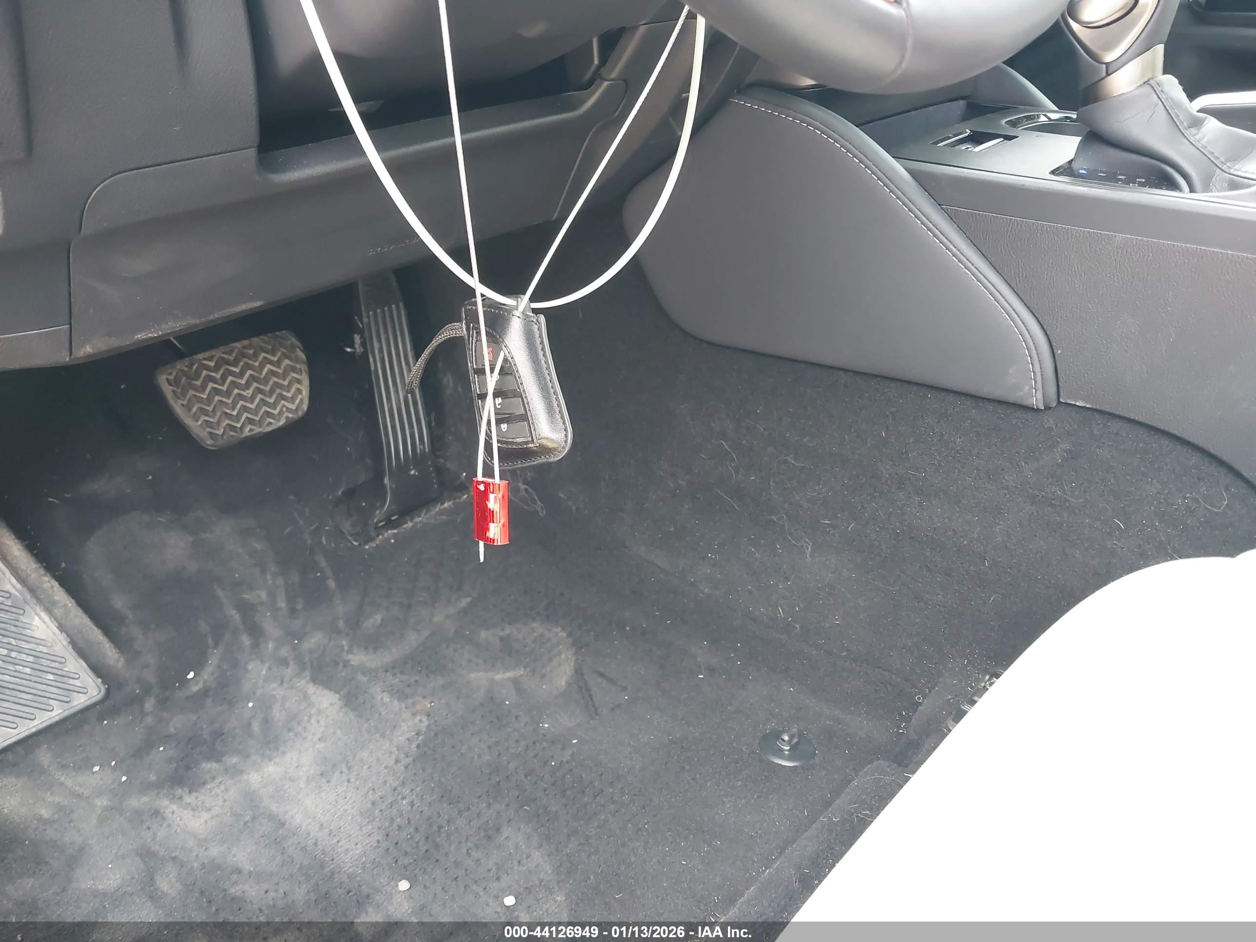 LEXUS ES image 11