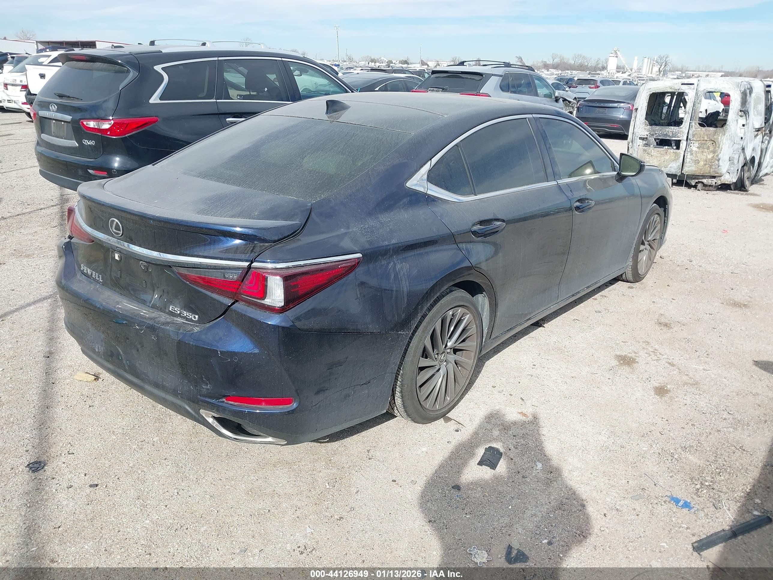 LEXUS ES image 4