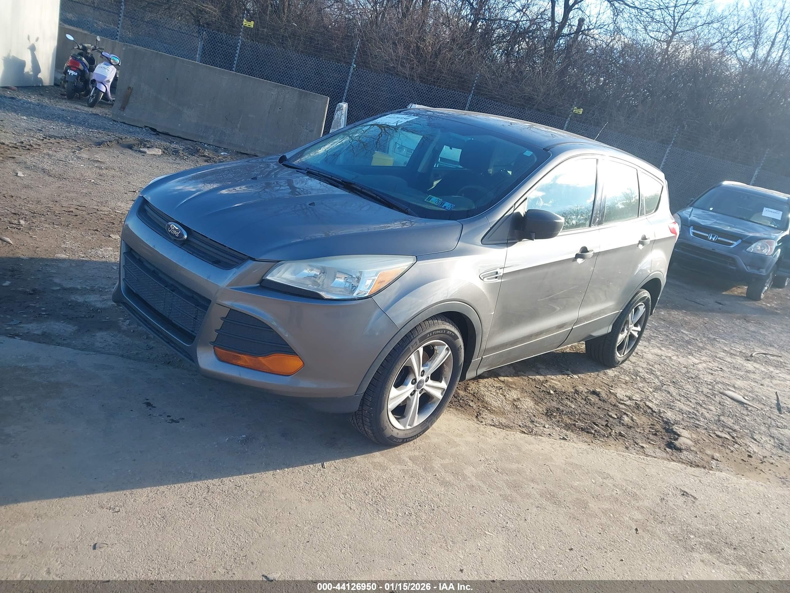 FORD ESCAPE image 2