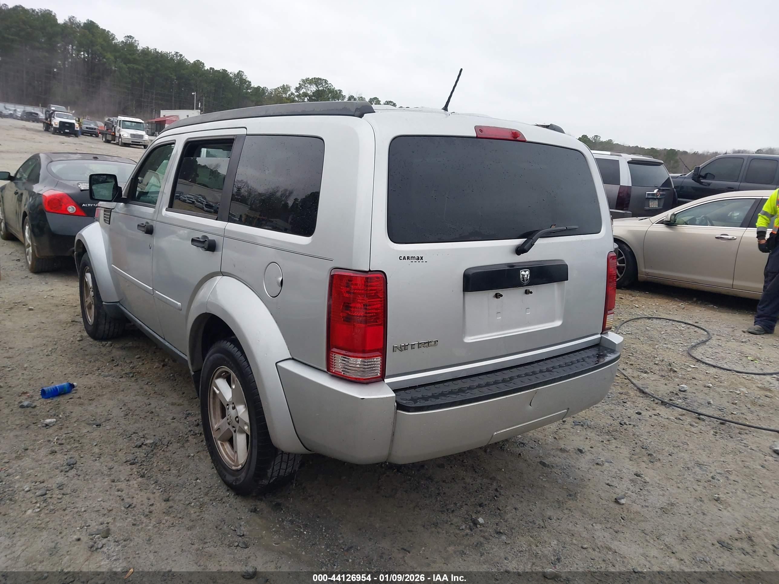 DODGE NITRO image 3
