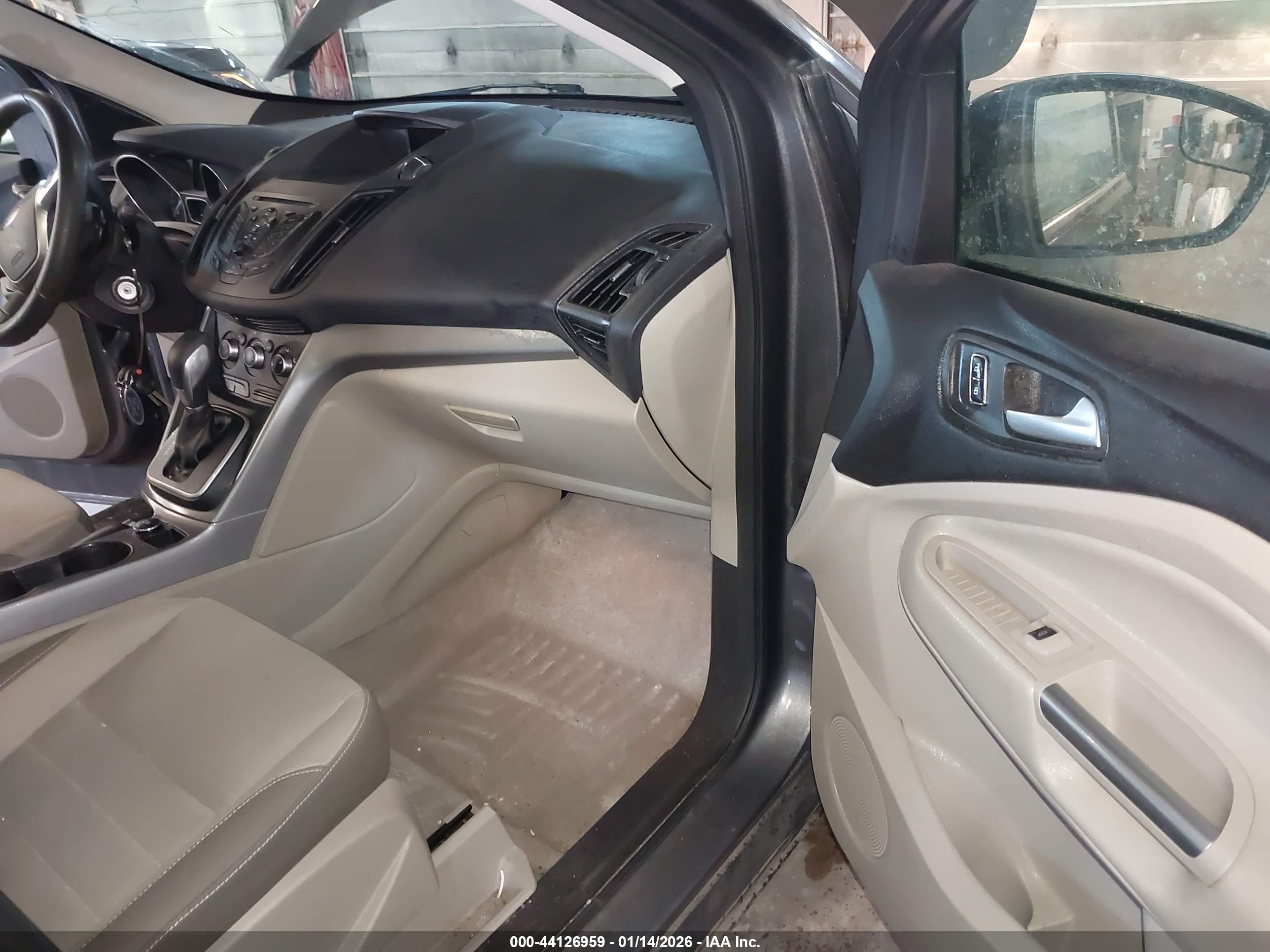 FORD ESCAPE image 5