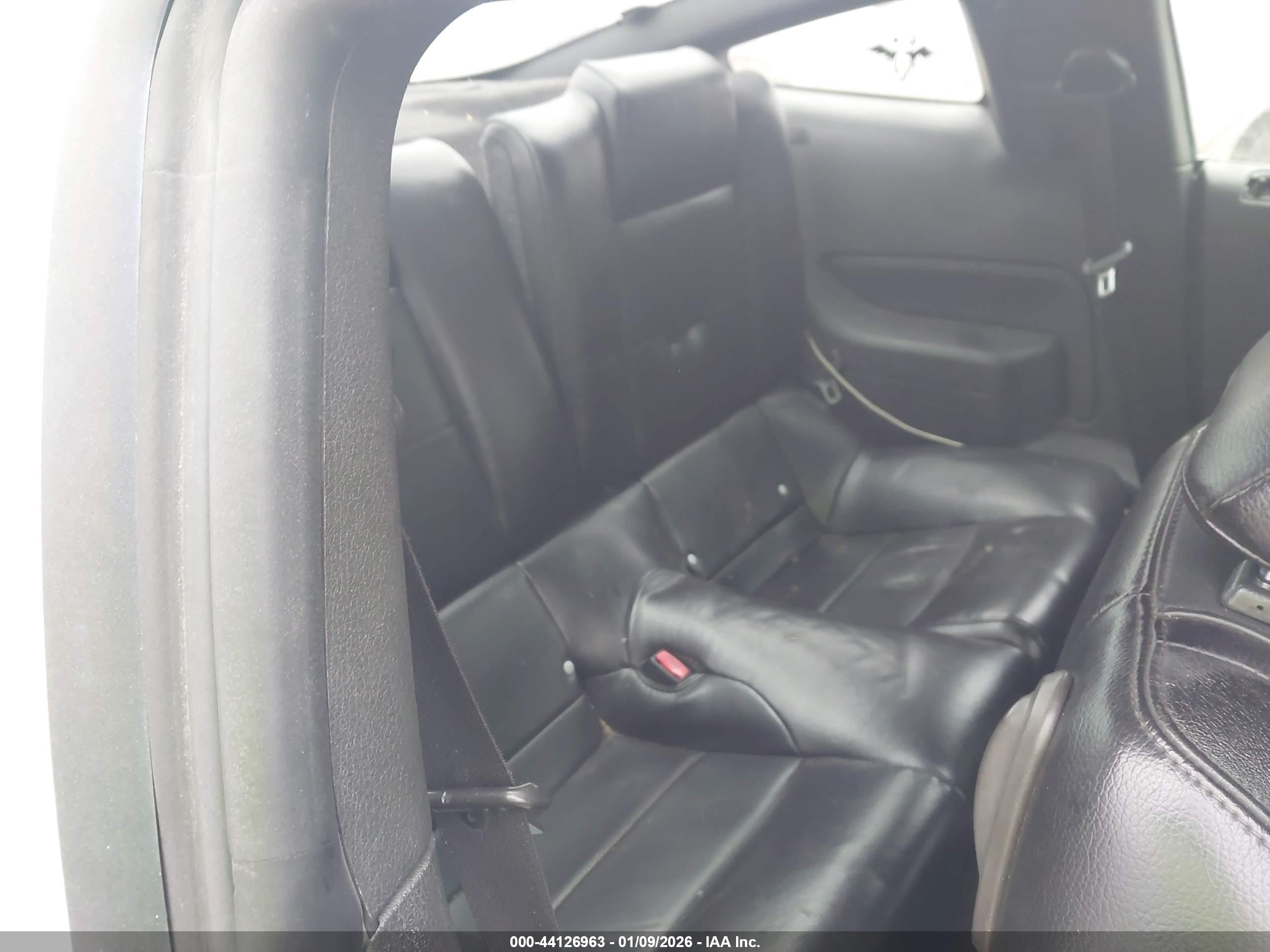 FORD MUSTANG image 8