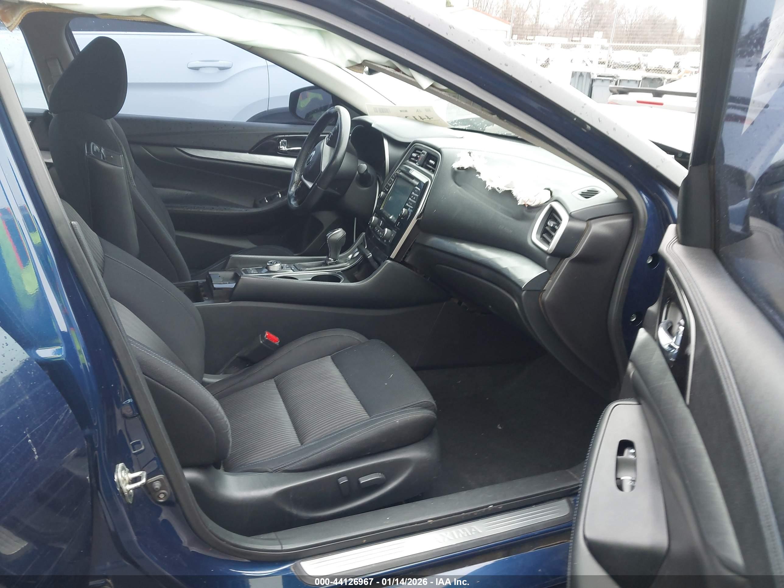 NISSAN MAXIMA image 5