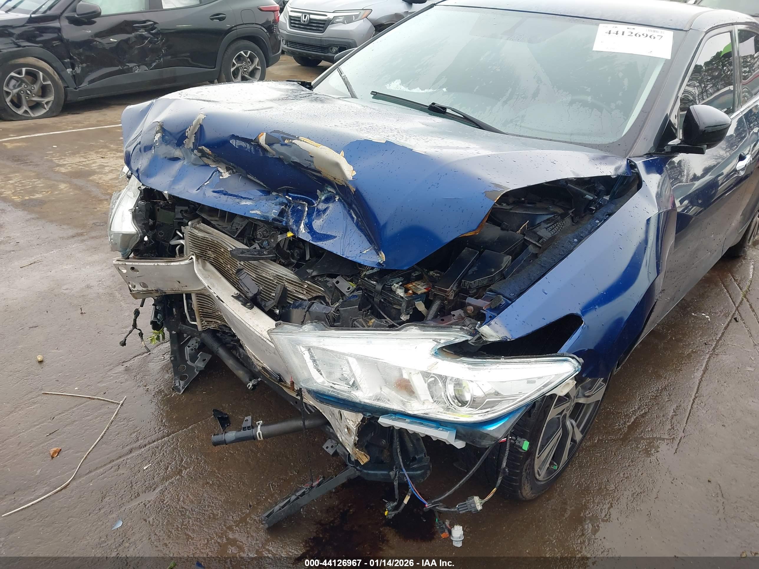 NISSAN MAXIMA image 6