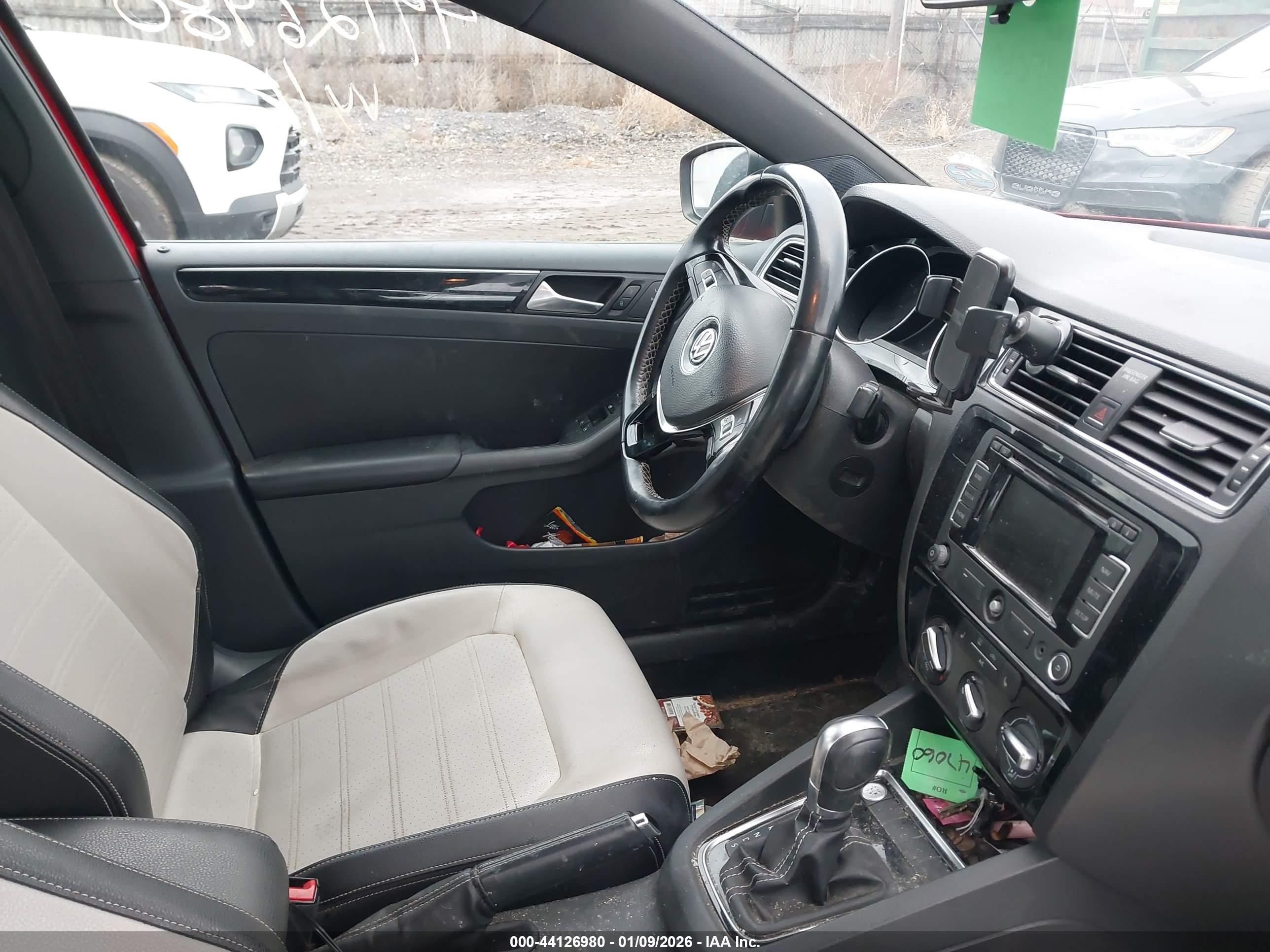 VOLKSWAGEN JETTA image 5