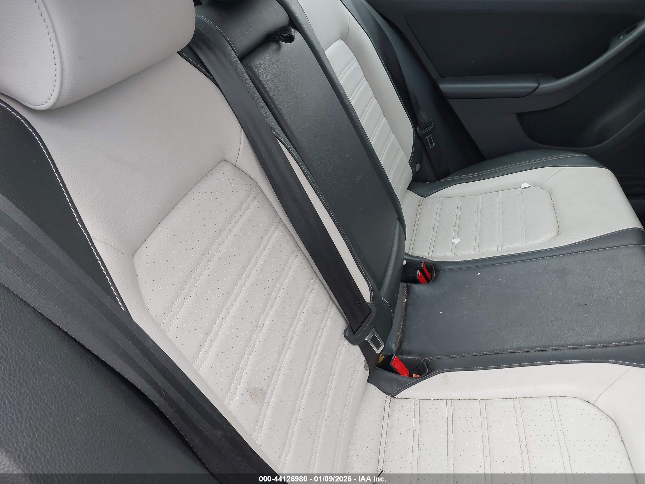 VOLKSWAGEN JETTA image 8