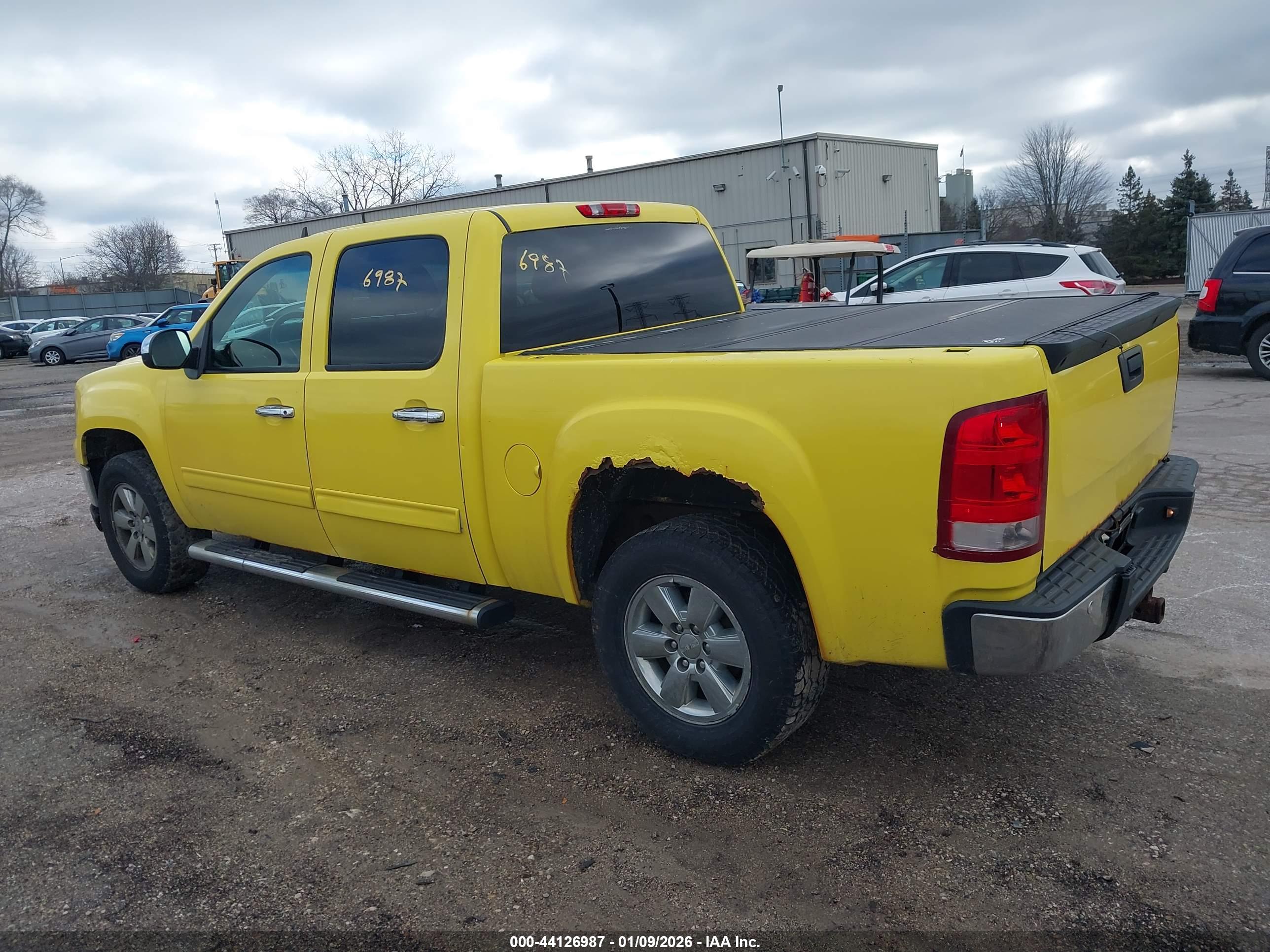 GMC SIERRA image 3