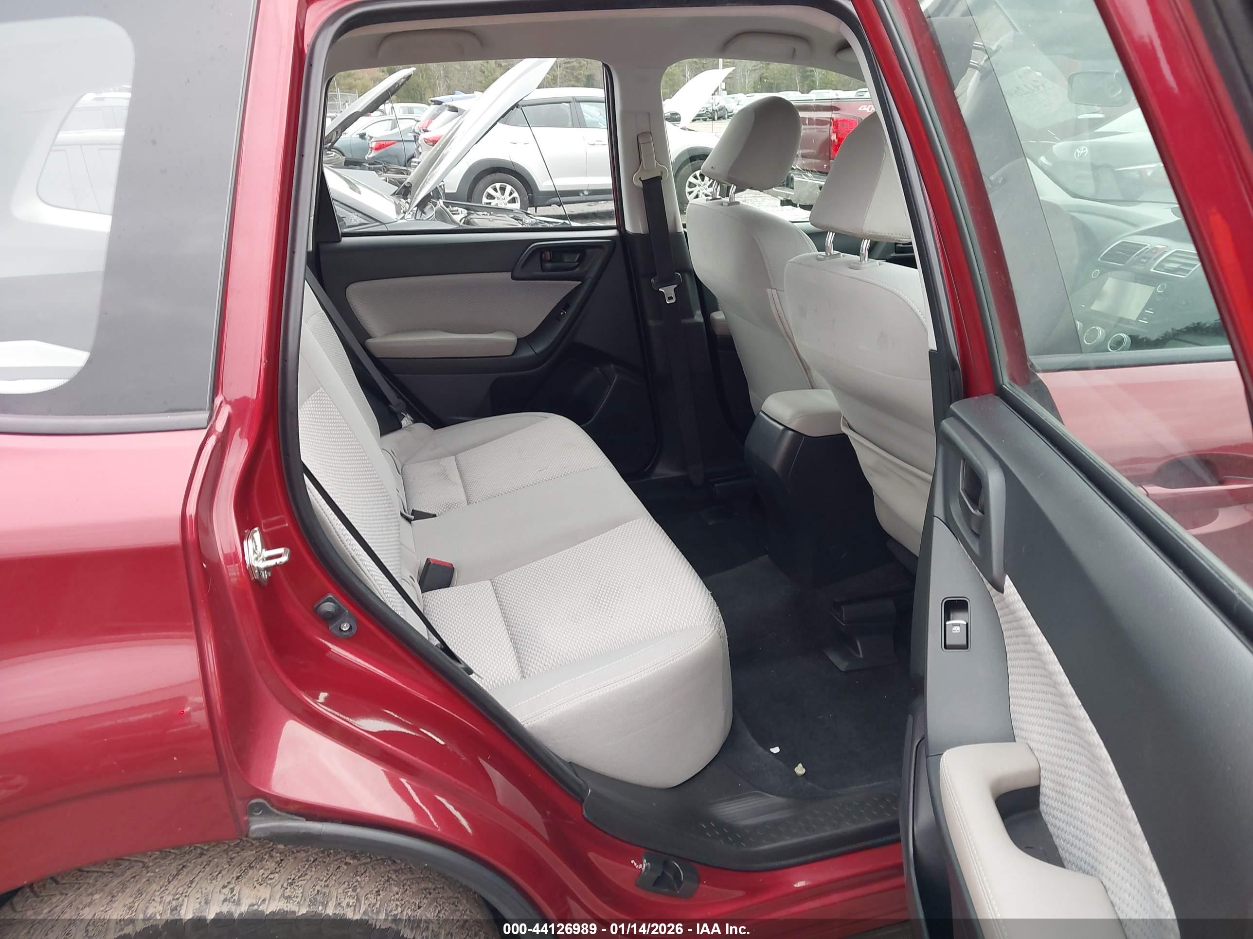 SUBARU FORESTER image 8