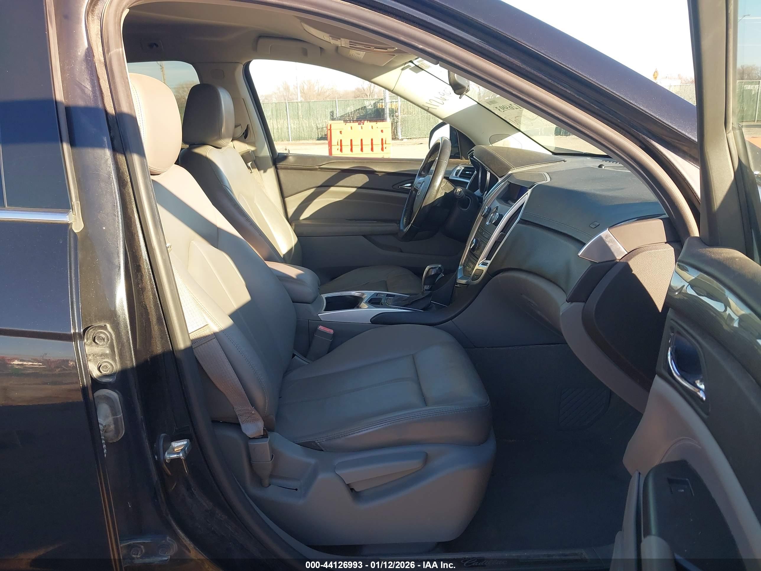 CADILLAC SRX image 5