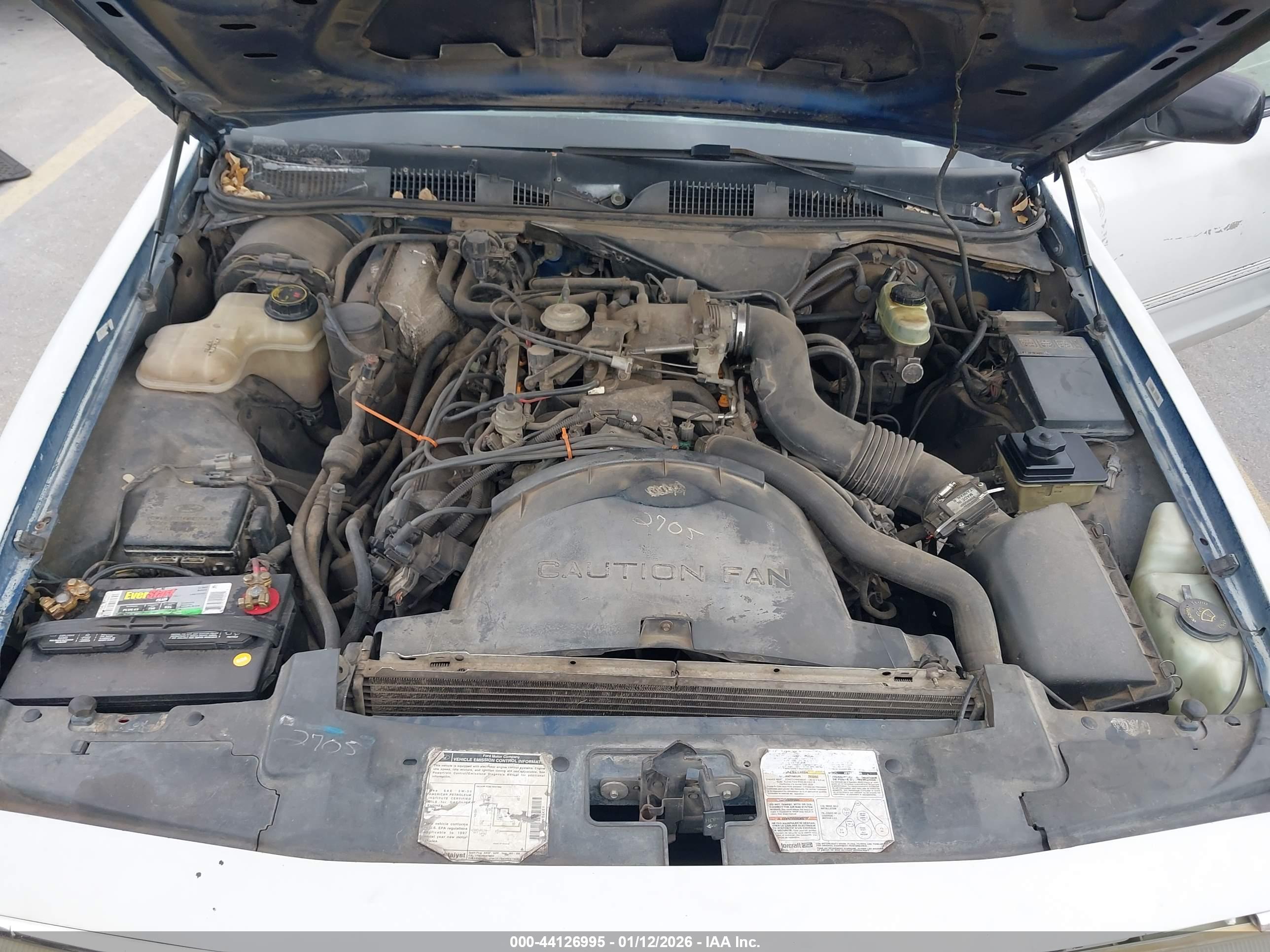 FORD CROWN image 10