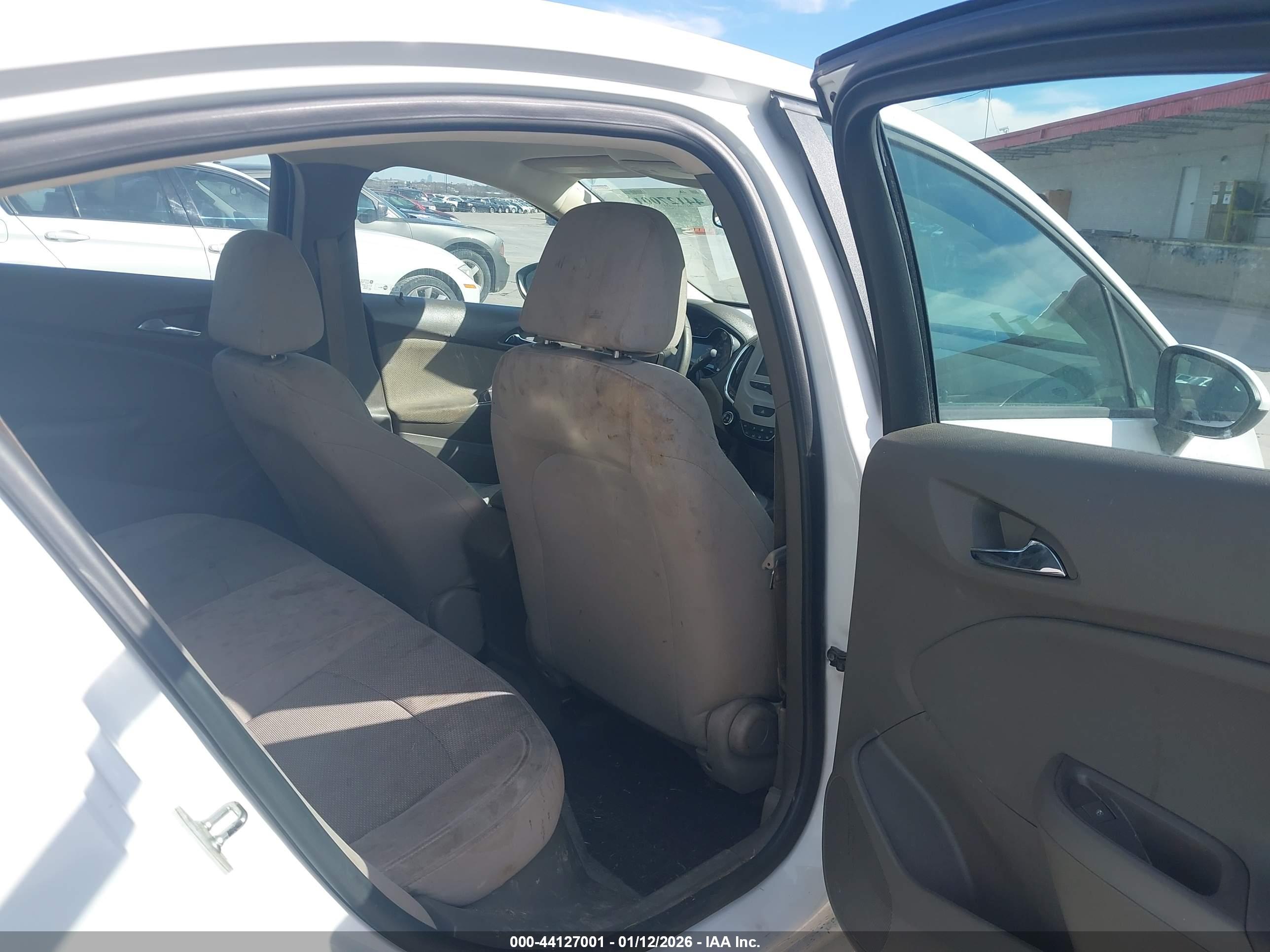 CHEVROLET CRUZE image 8