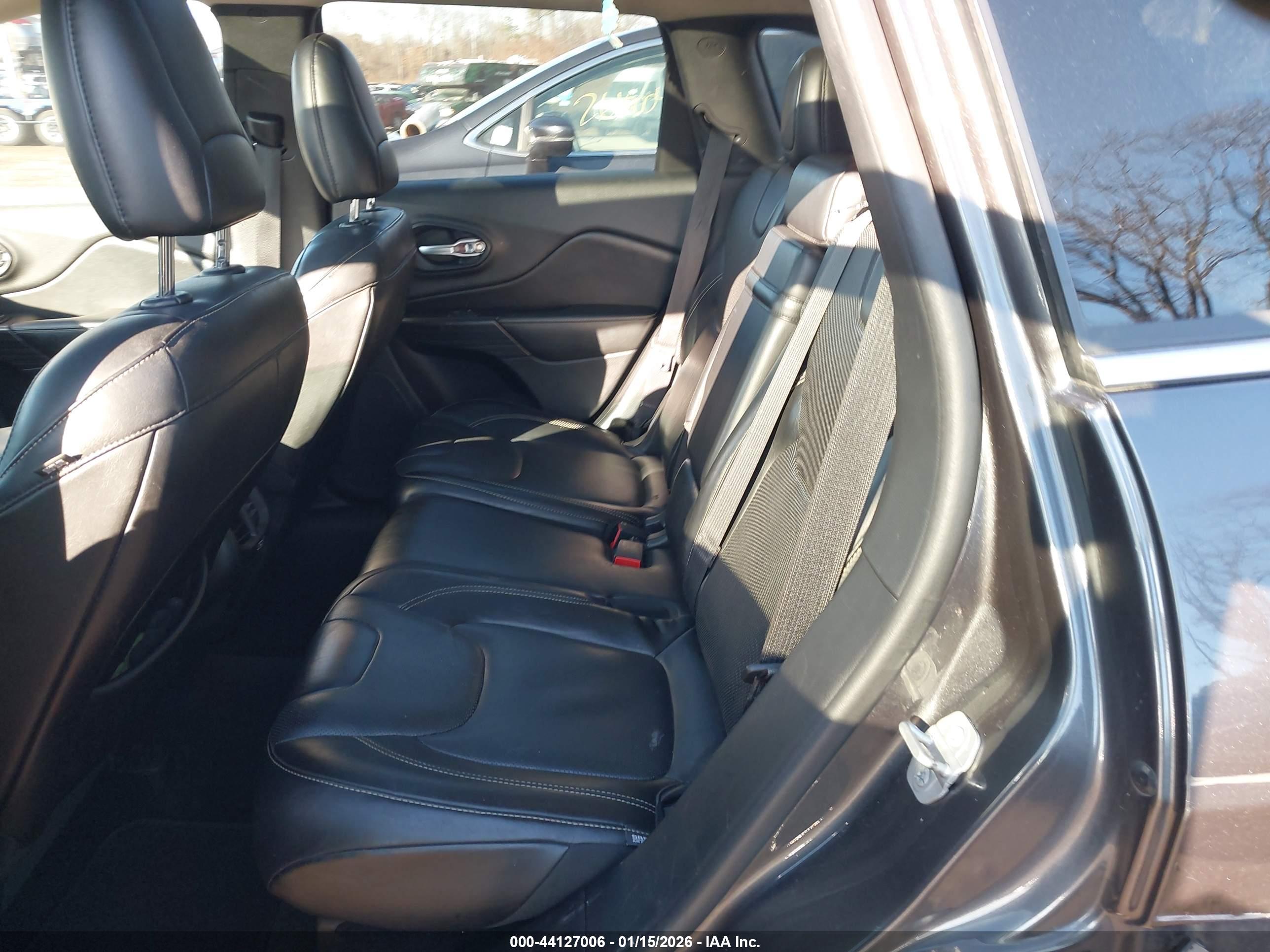 JEEP CHEROKEE image 8