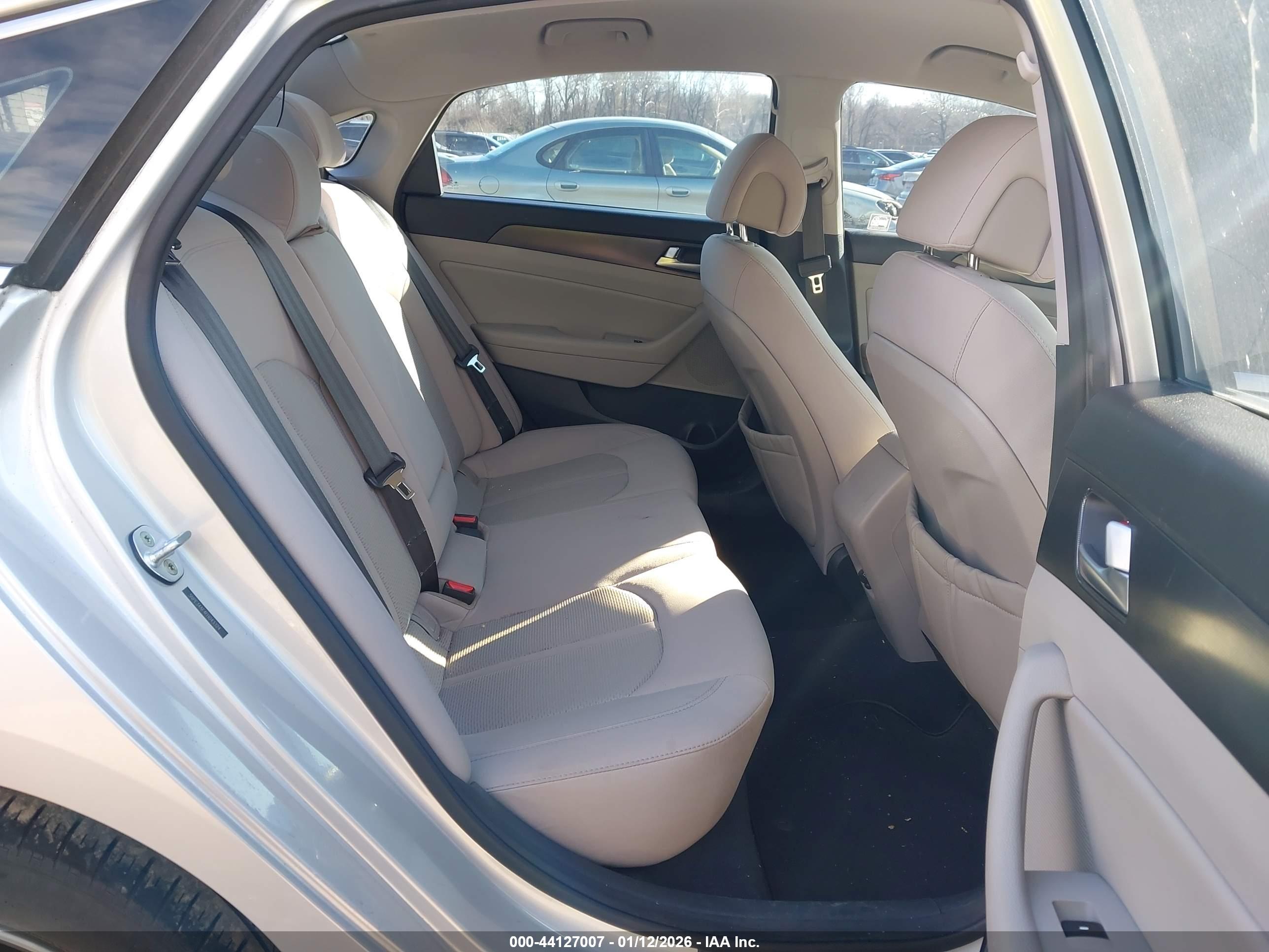 HYUNDAI SONATA image 8