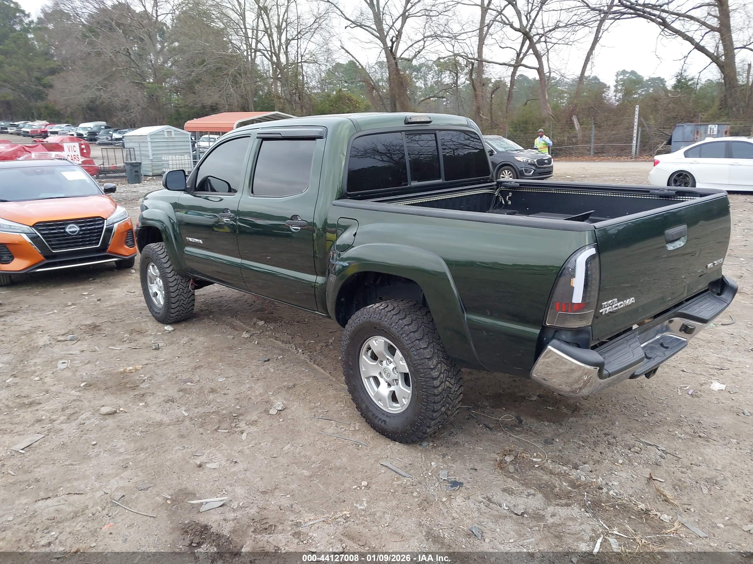 TOYOTA TACOMA image 3
