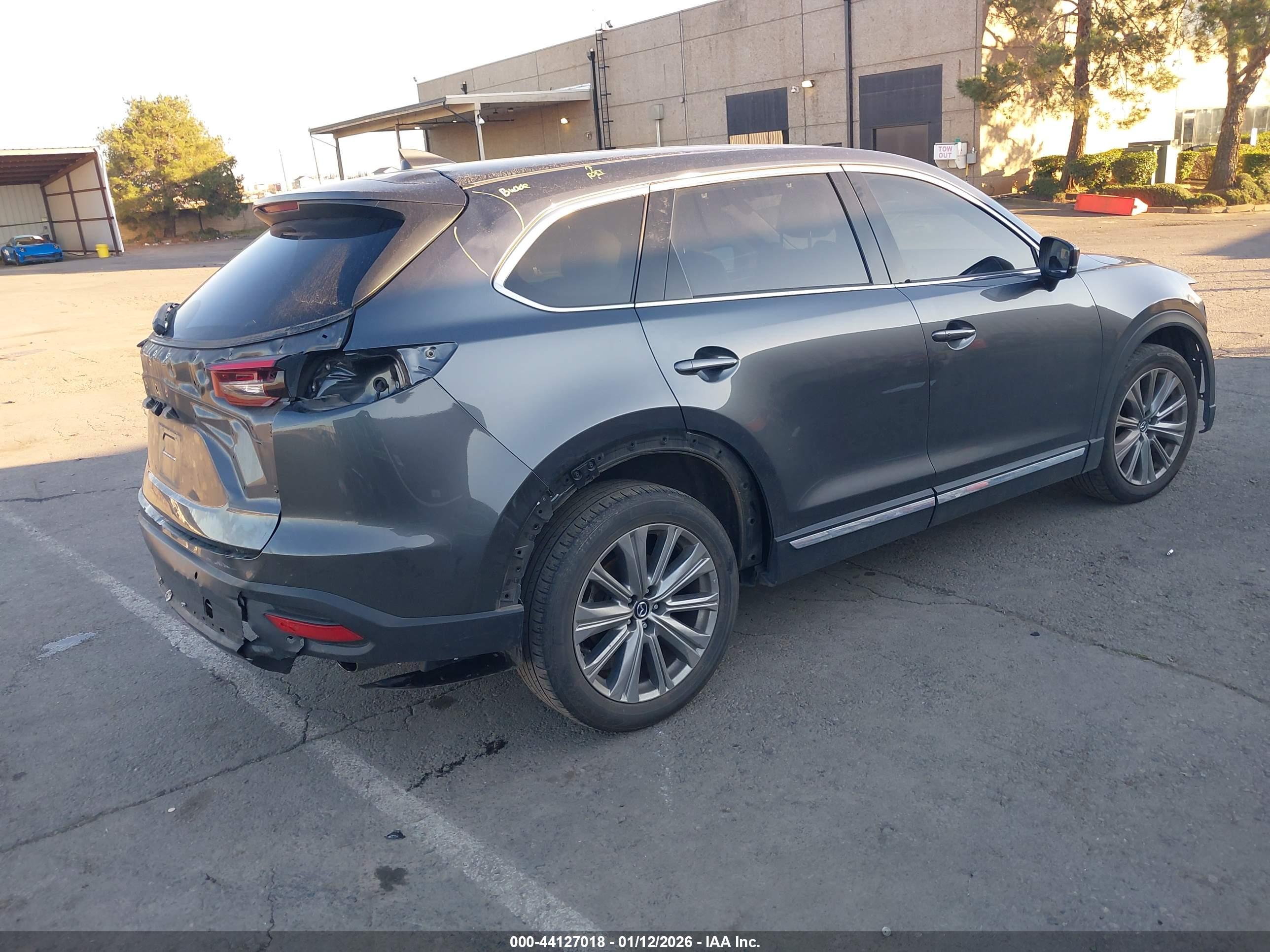 MAZDA CX-9 image 4