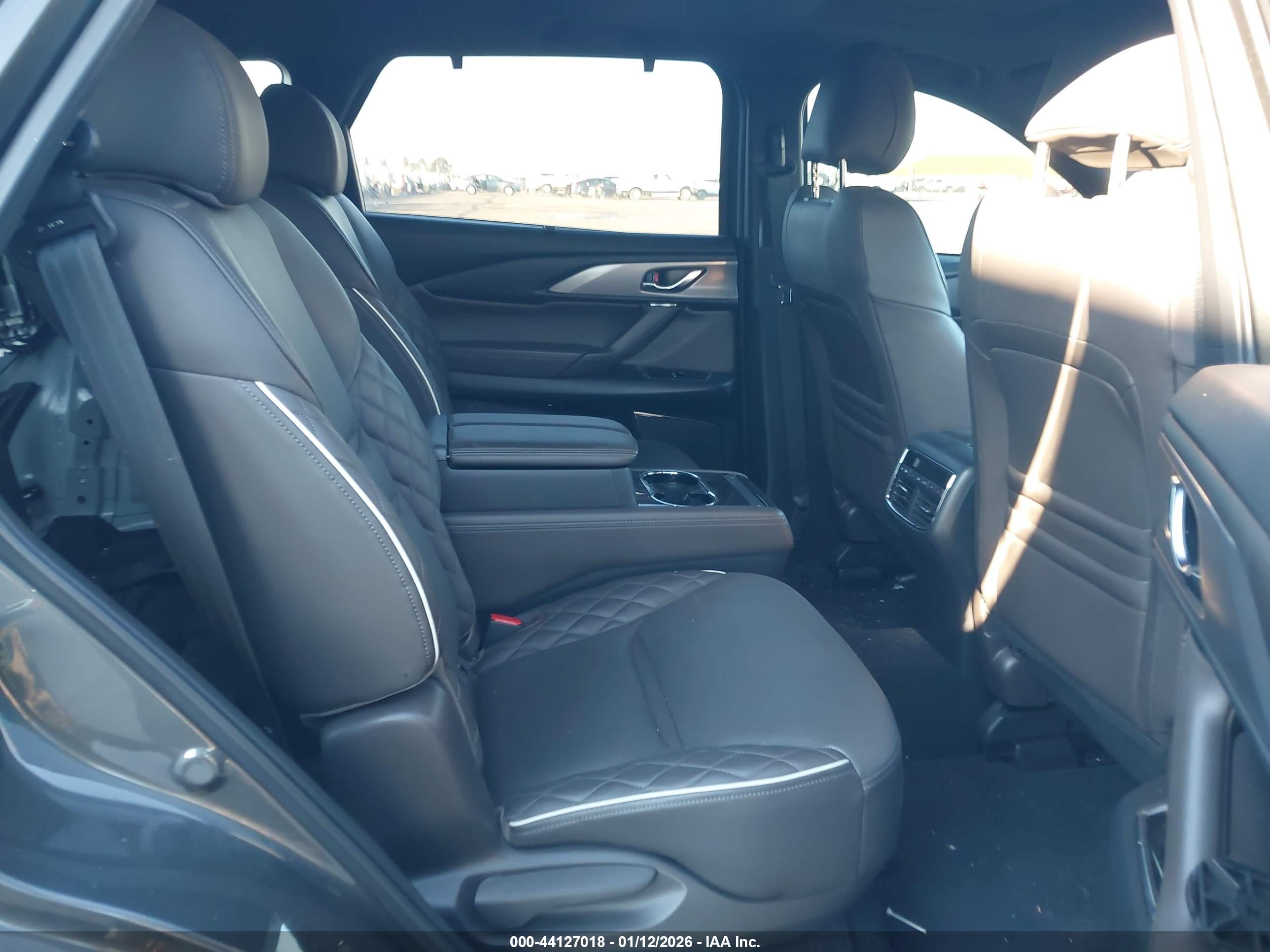 MAZDA CX-9 image 8
