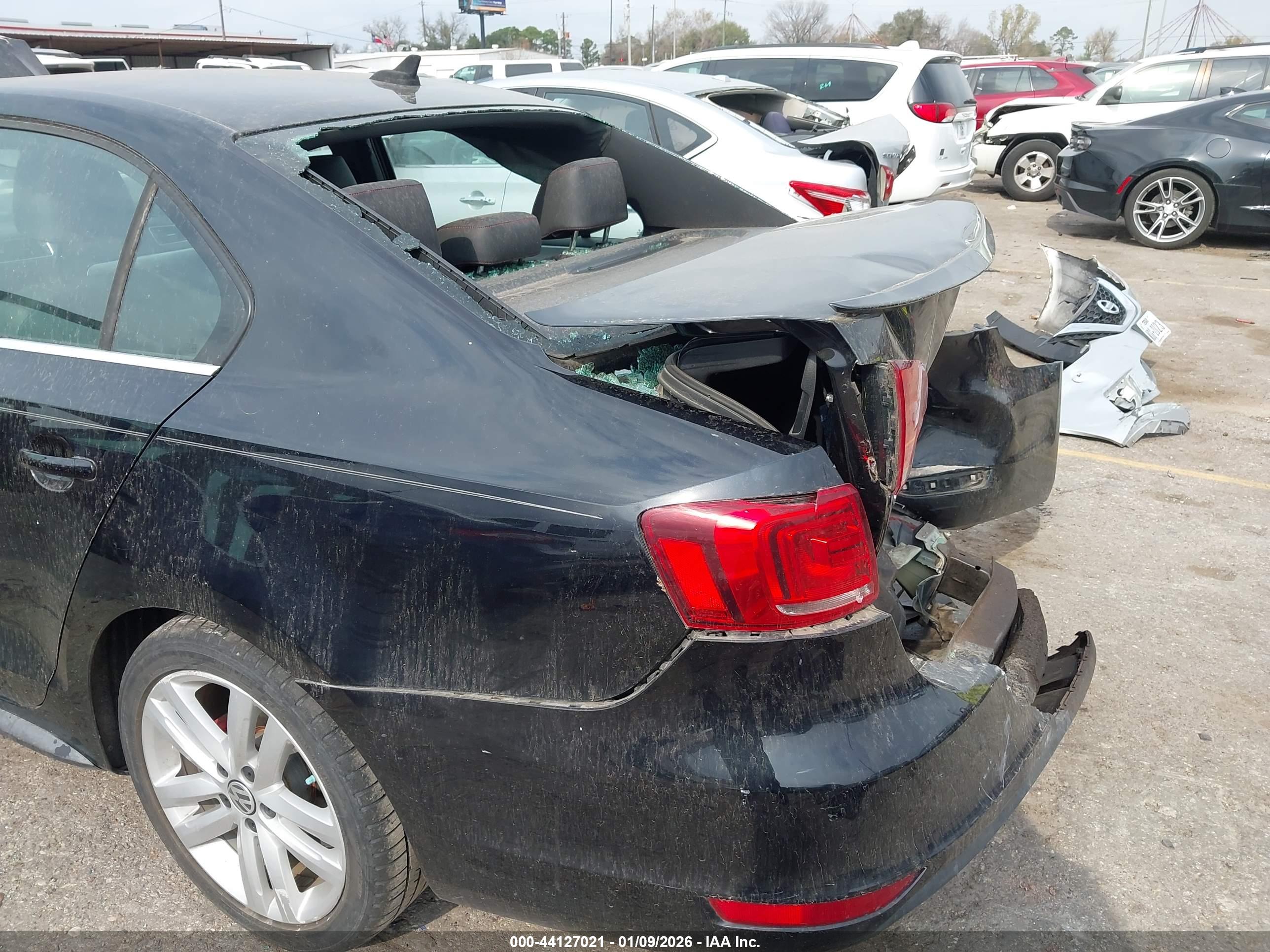 VOLKSWAGEN JETTA image 6