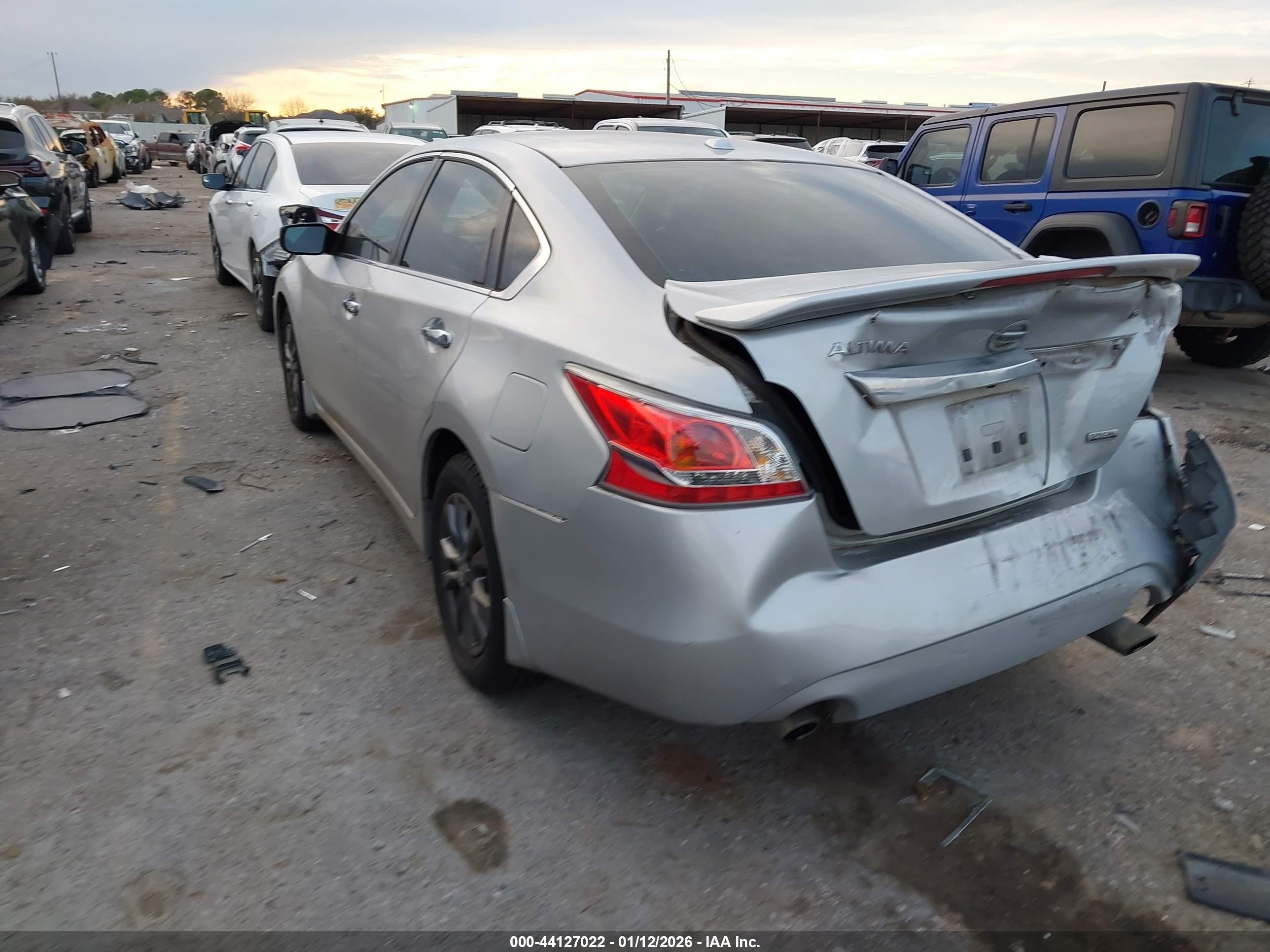 NISSAN ALTIMA image 3