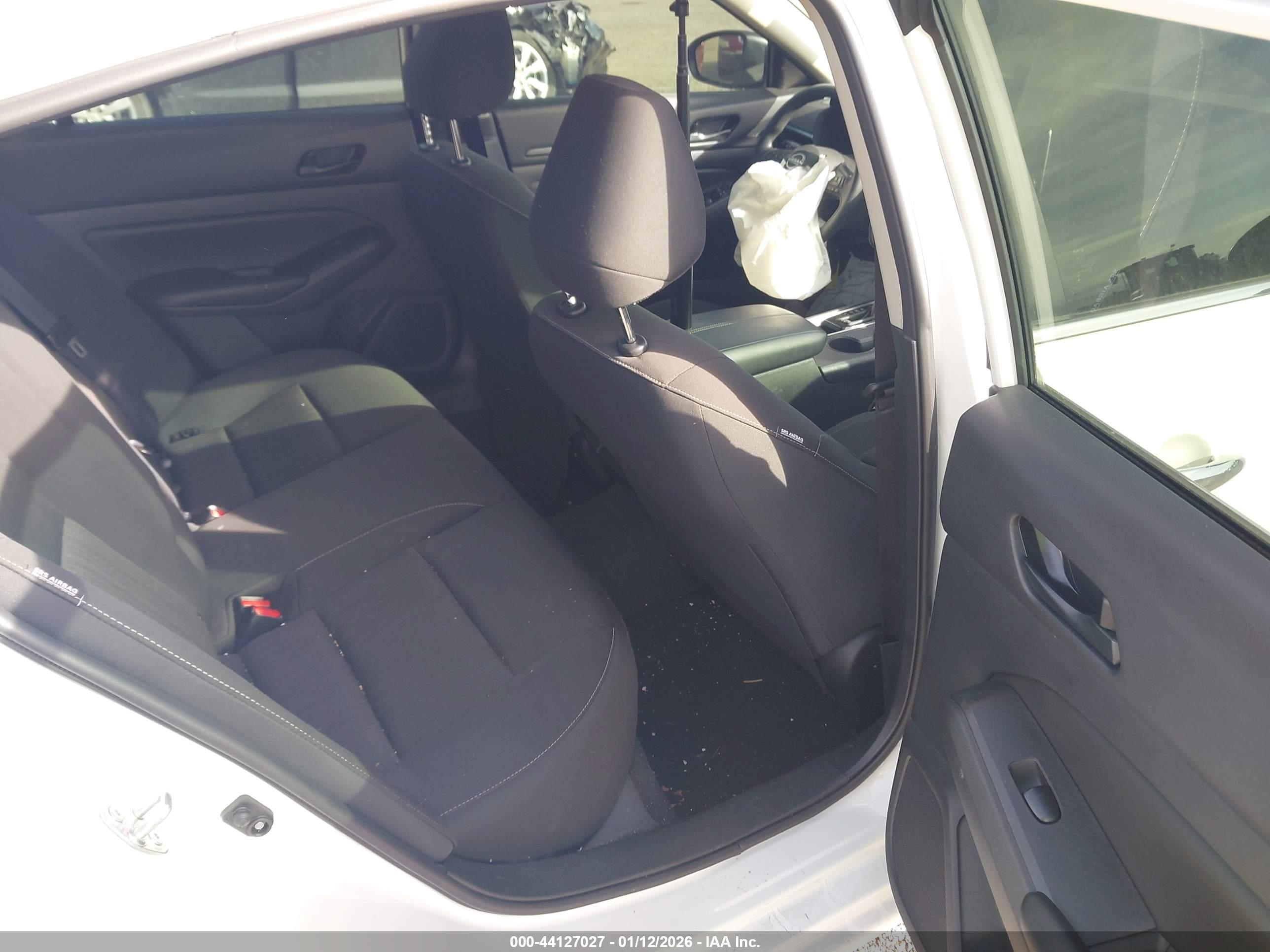 NISSAN ALTIMA image 8