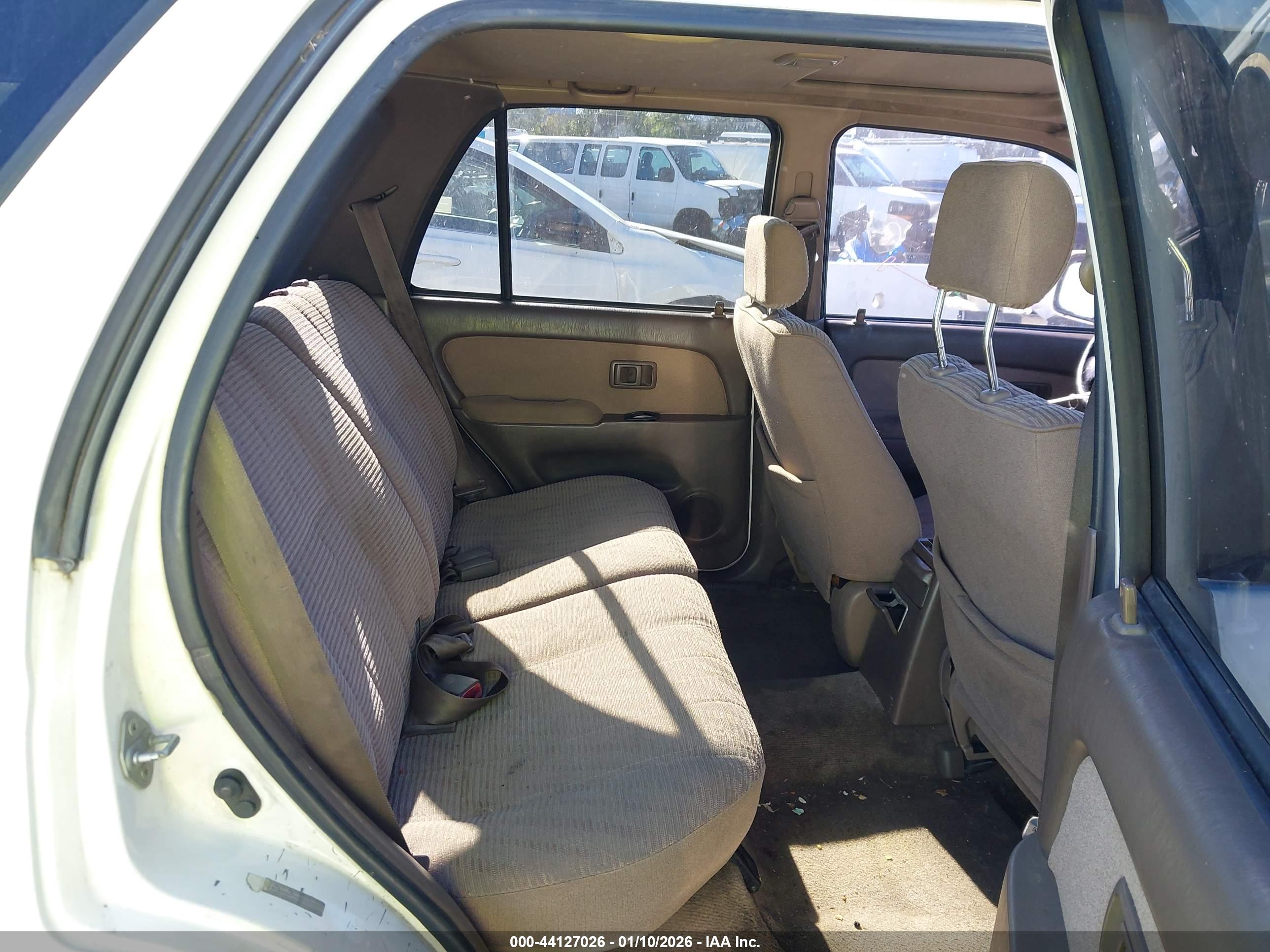 TOYOTA 4RUNNER image 8
