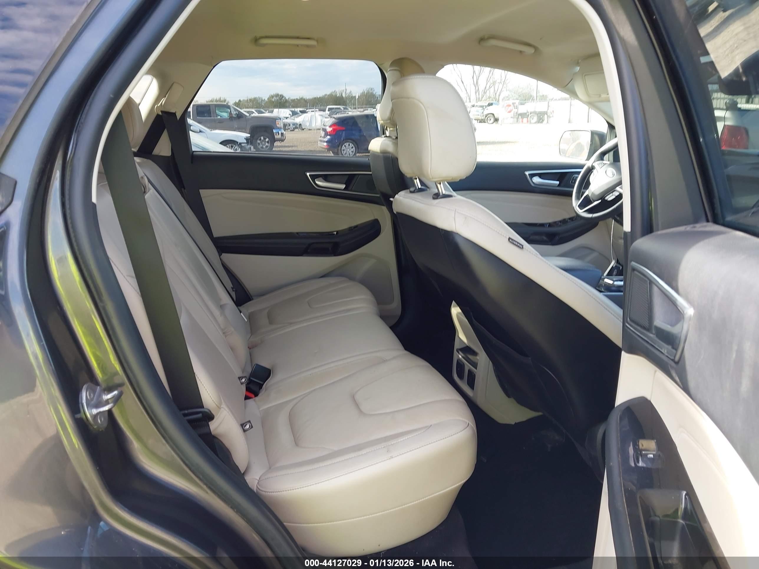 FORD EDGE image 8